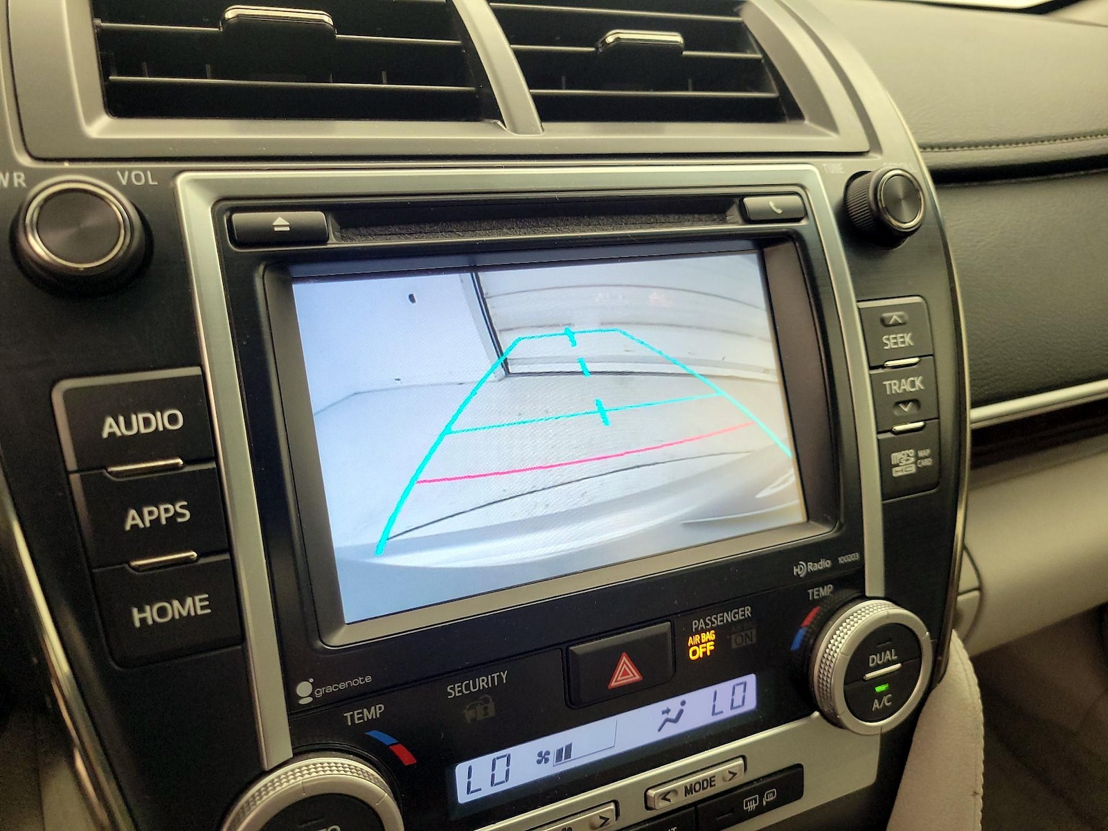 2014 Toyota Camry XLE - Photo 15