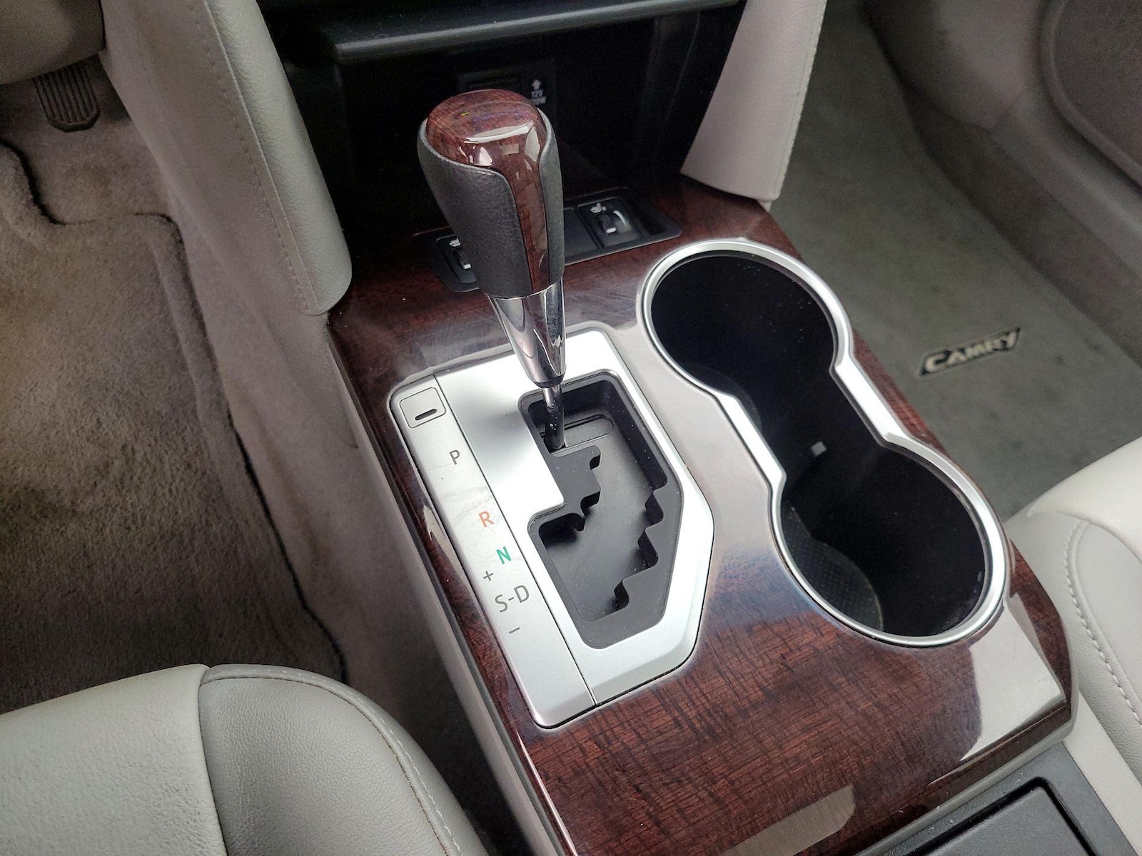 2014 Toyota Camry XLE - Photo 18