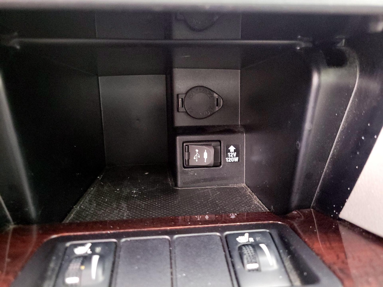 2014 Toyota Camry XLE - Photo 19