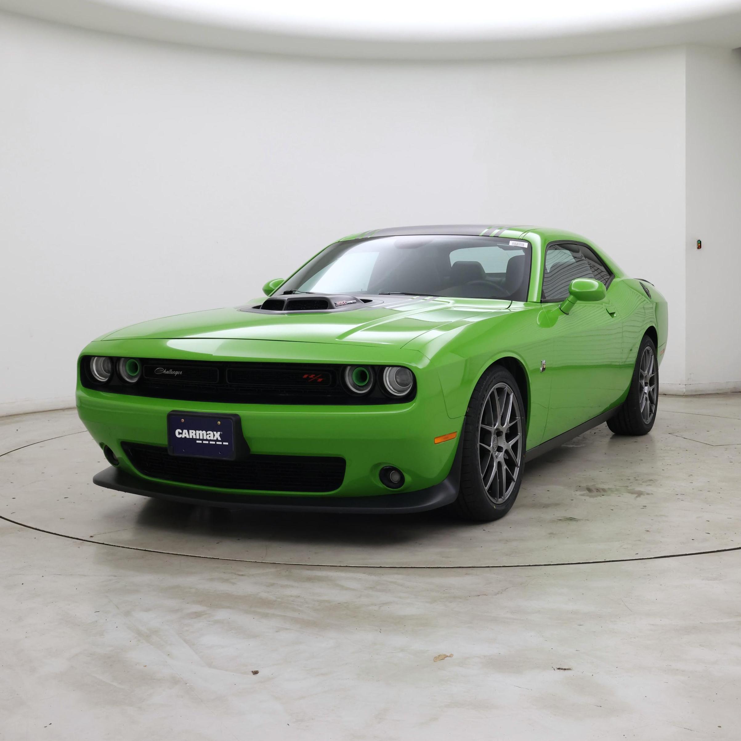 Thumbnail: 2017 Dodge Challenger - 4