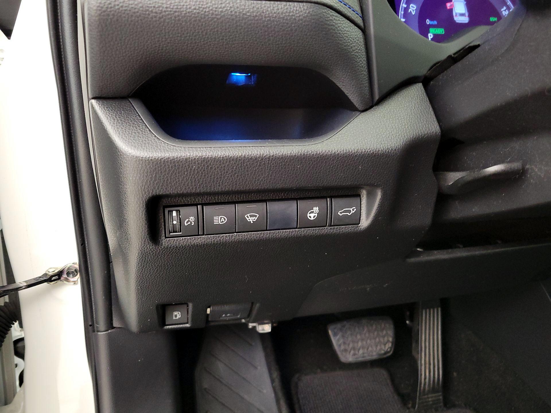 Thumbnail: 2020 Toyota RAV4 - 11