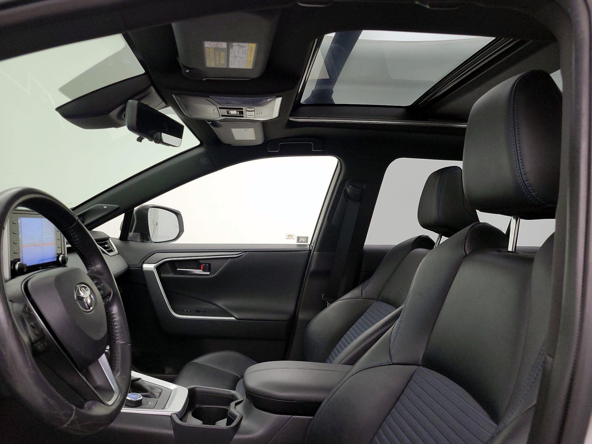 Thumbnail: 2020 Toyota RAV4 - 18