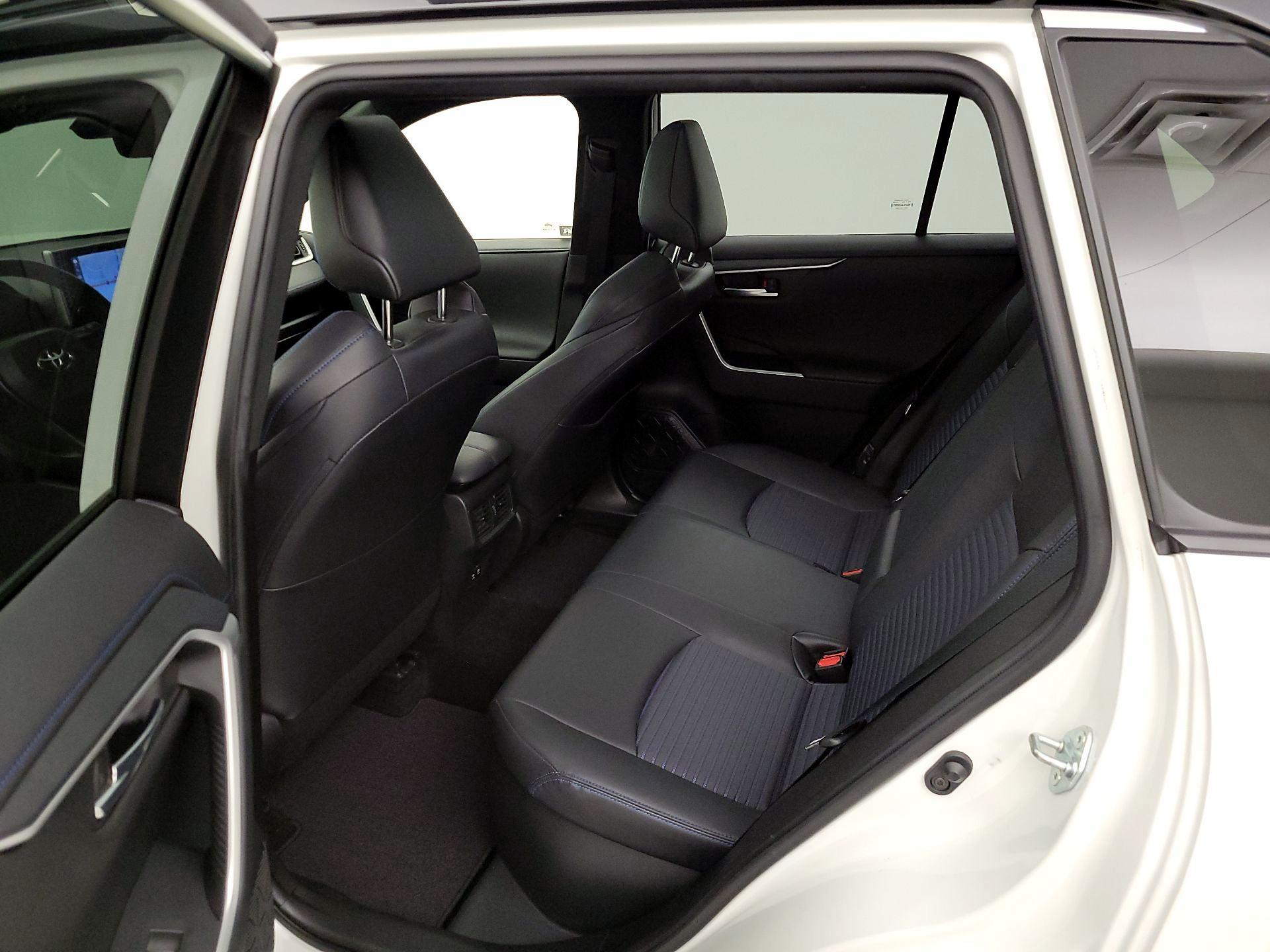 Thumbnail: 2020 Toyota RAV4 - 19