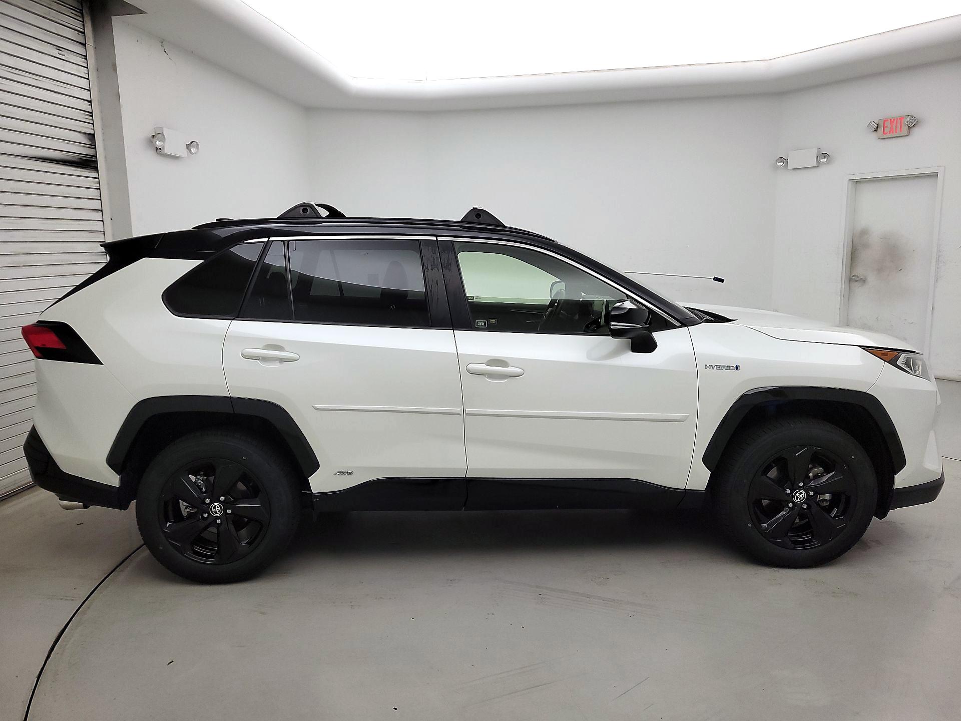 Thumbnail: 2020 Toyota RAV4 - 4
