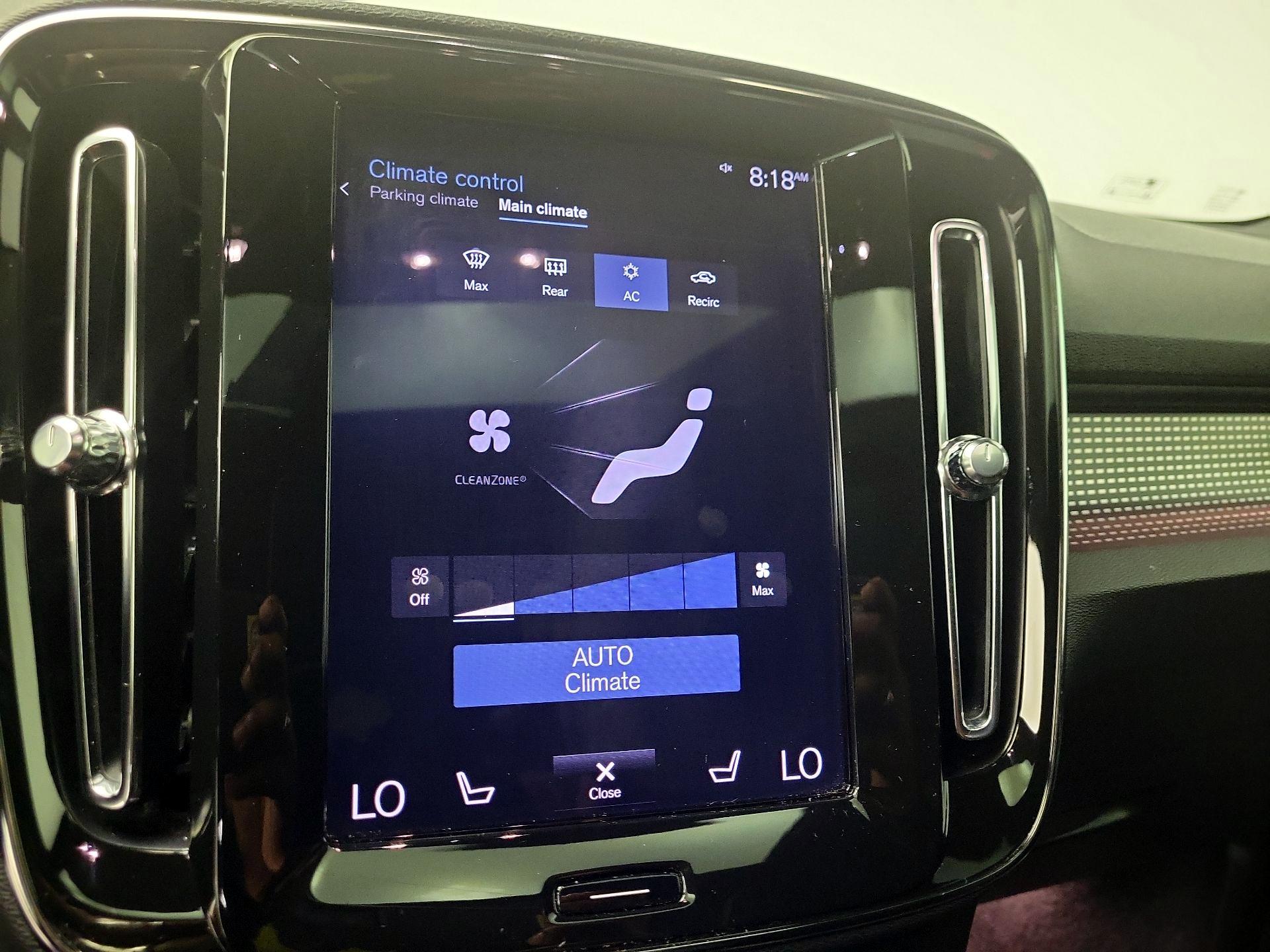 Thumbnail: 2020 Volvo XC40 - 16