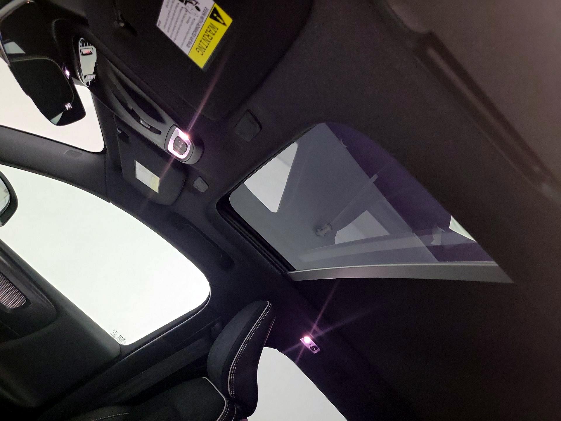Thumbnail: 2020 Volvo XC40 - 19