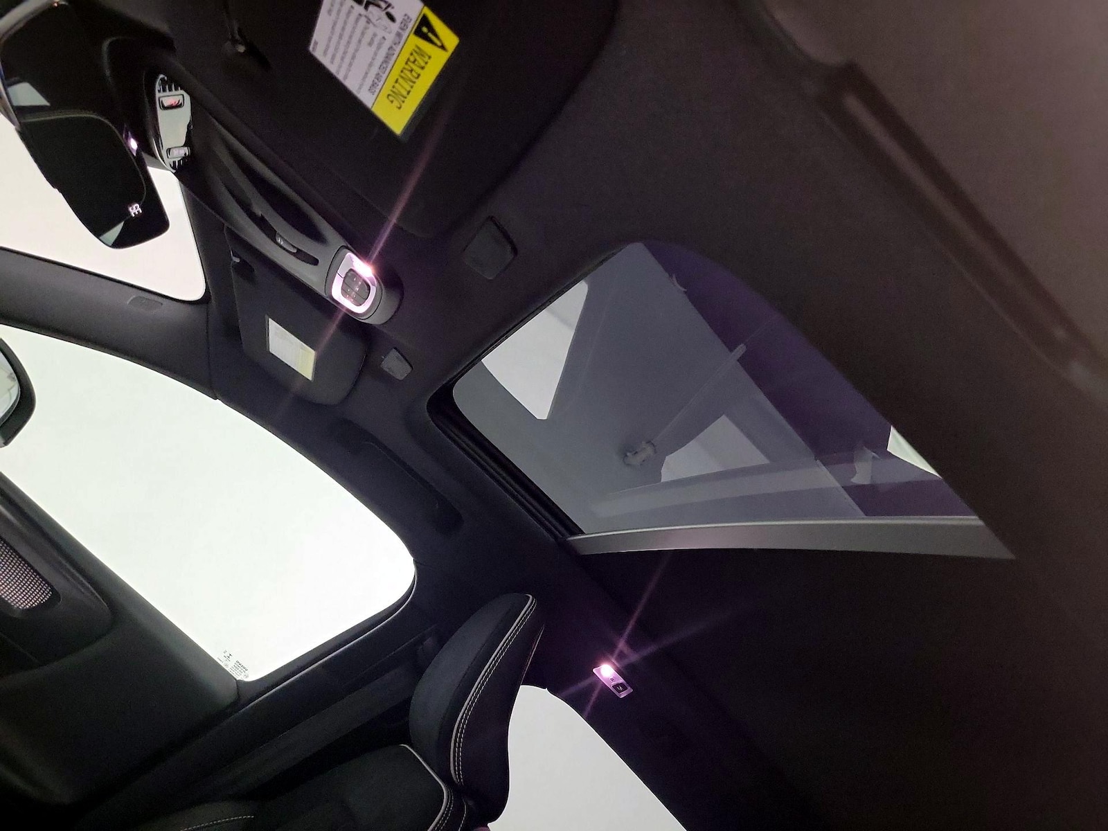 2020 Volvo XC40 R-Design - Photo 20