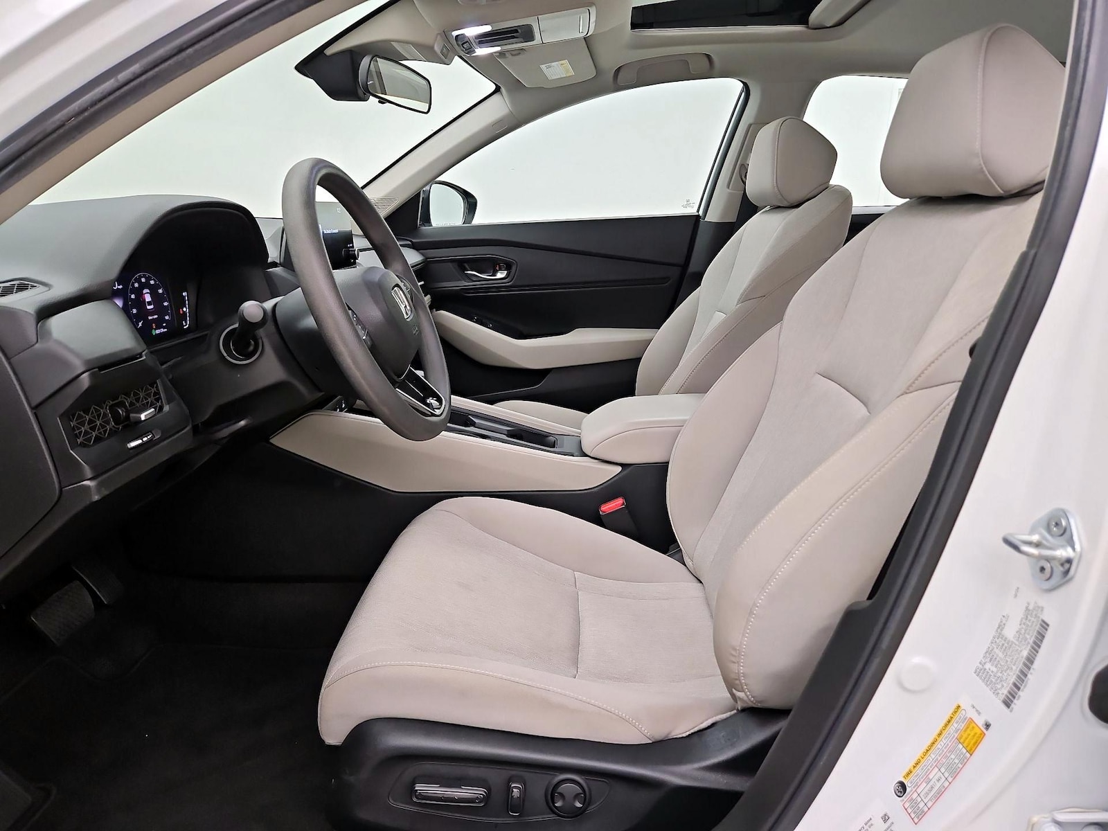 2025 Honda Accord SE - Photo 12
