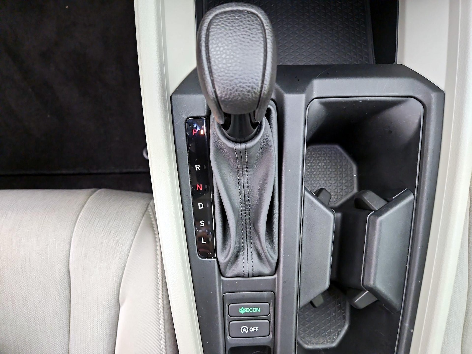 2025 Honda Accord SE - Photo 17