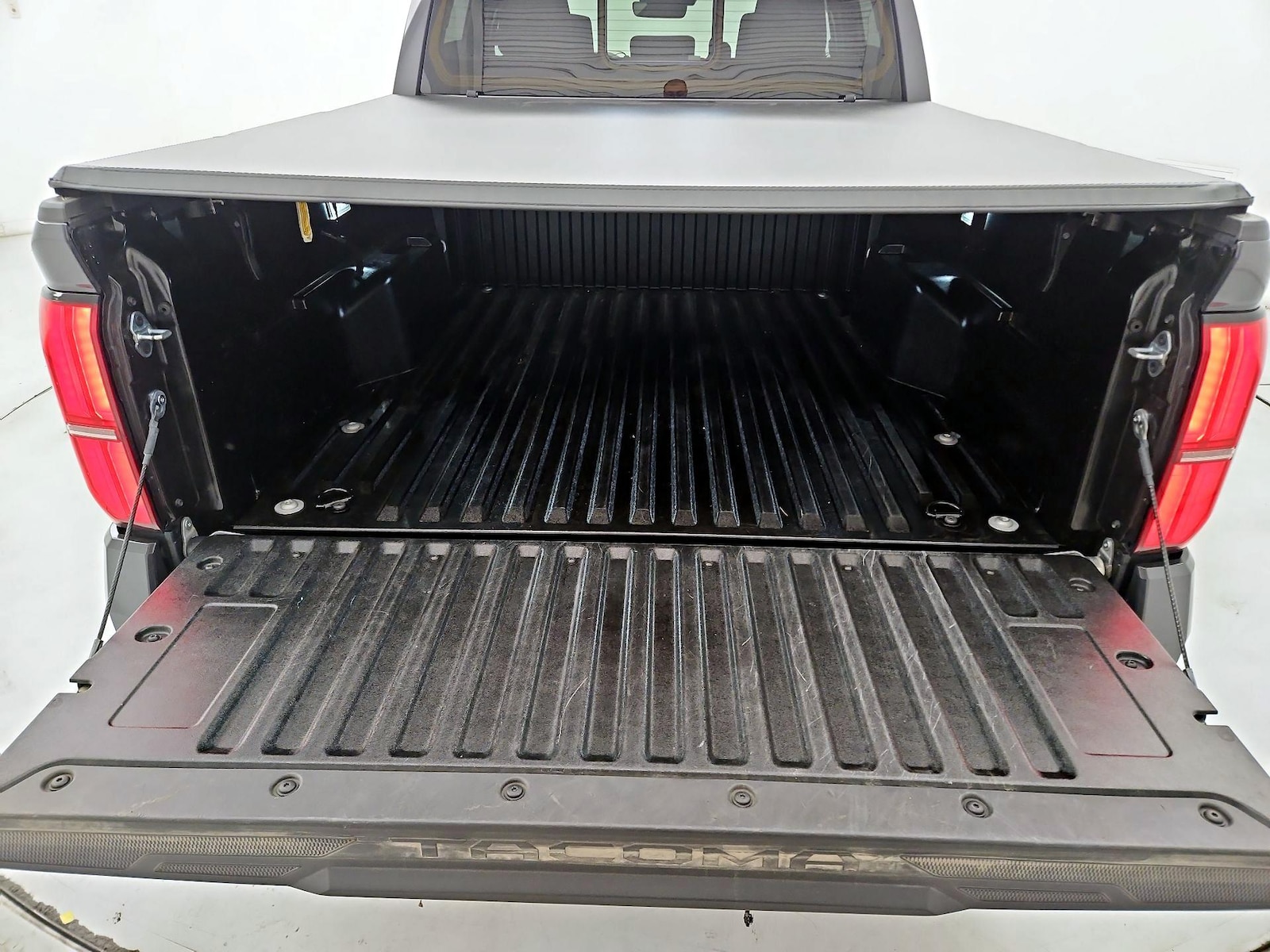 2024 Toyota Tacoma SR5 - Photo 21