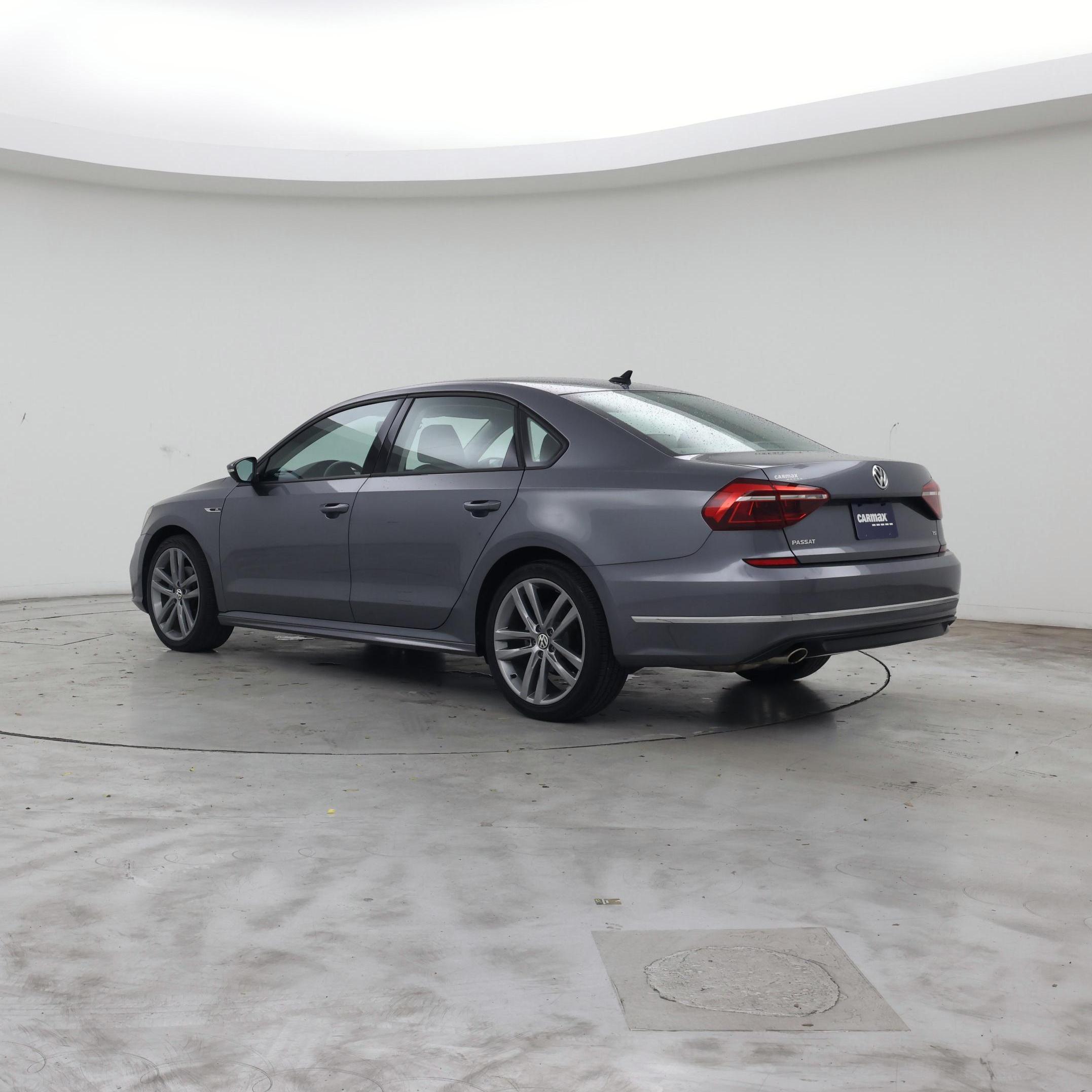 Thumbnail: 2018 Volkswagen Passat - 2