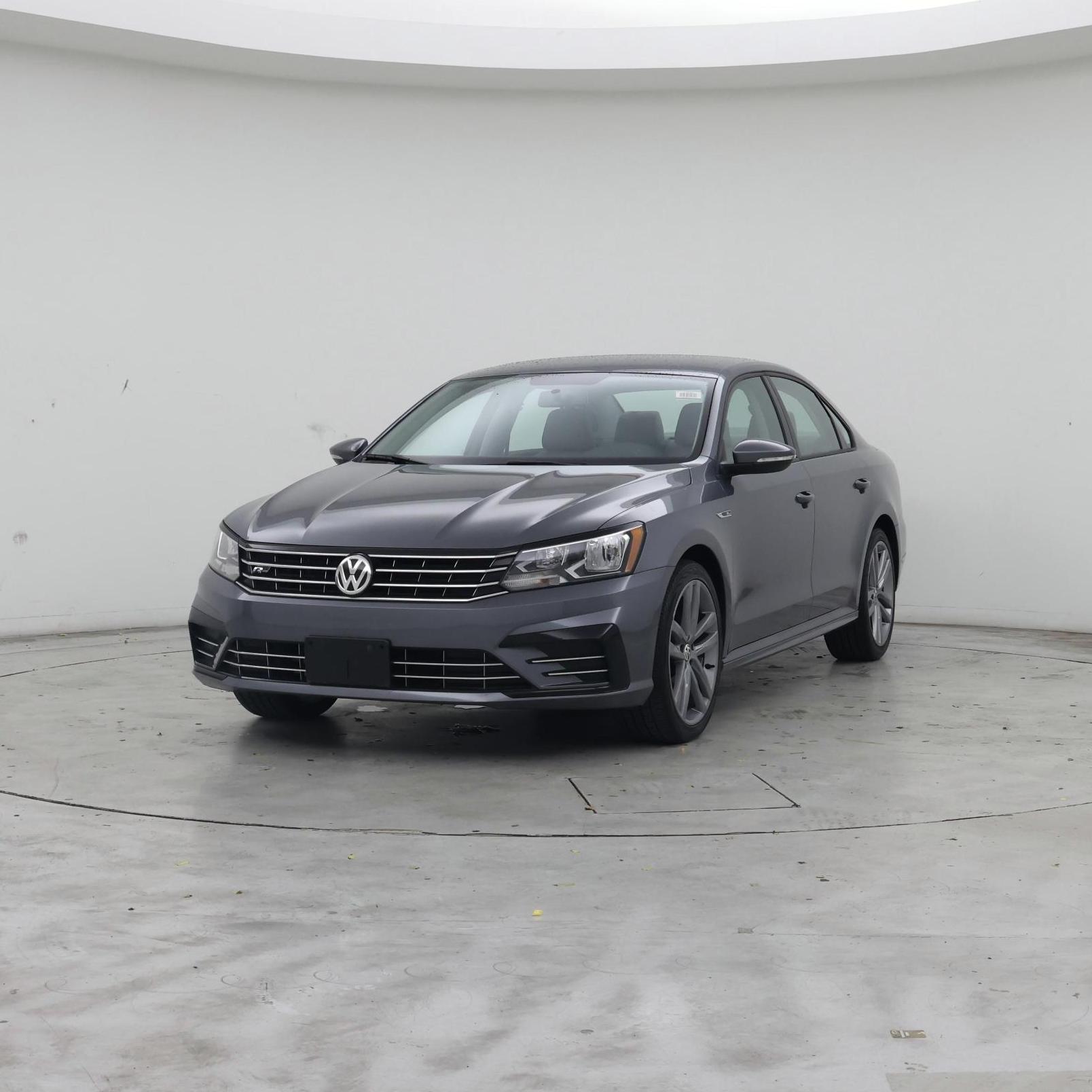 Thumbnail: 2018 Volkswagen Passat - 4