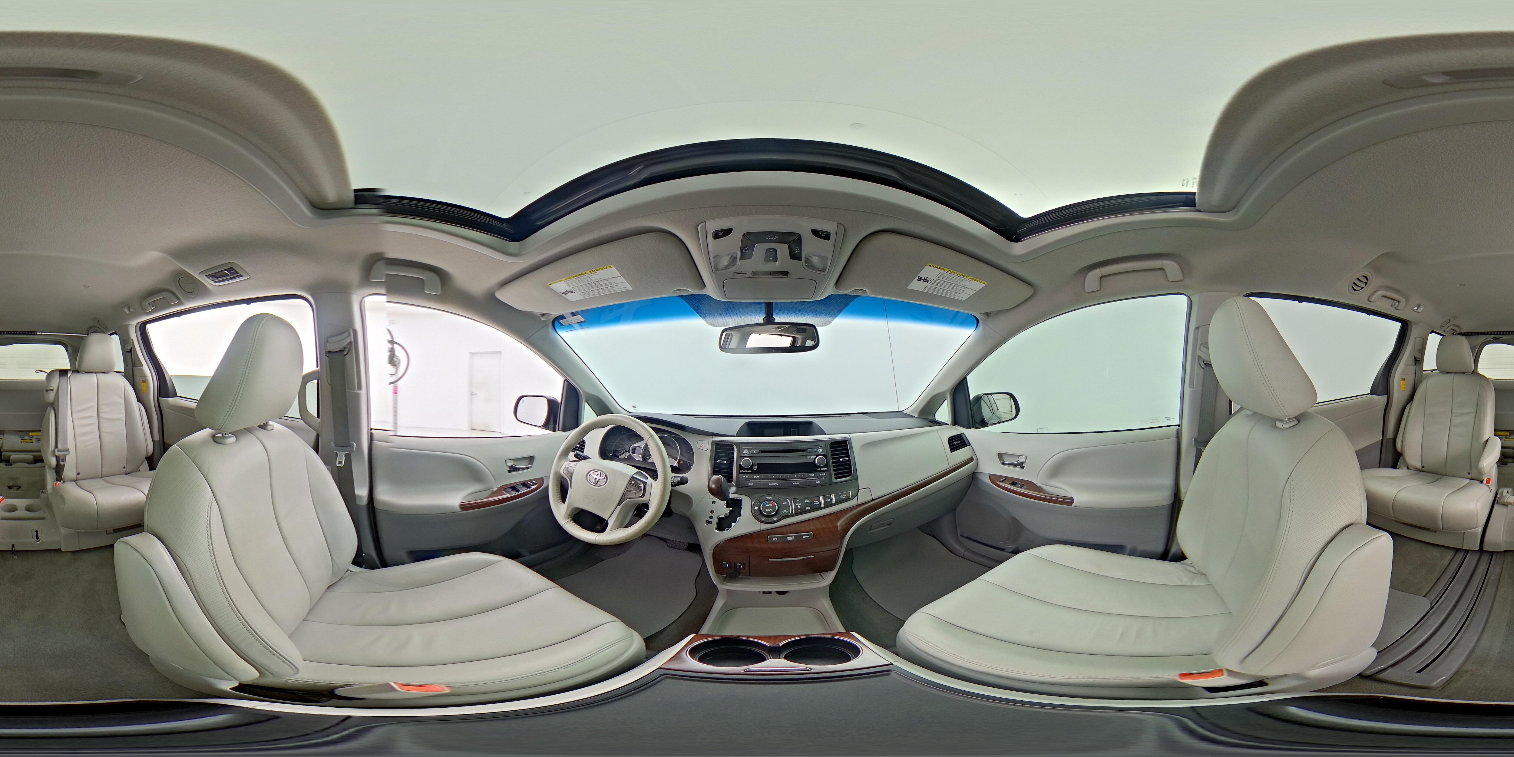2014 Toyota Sienna XLE - Photo 27