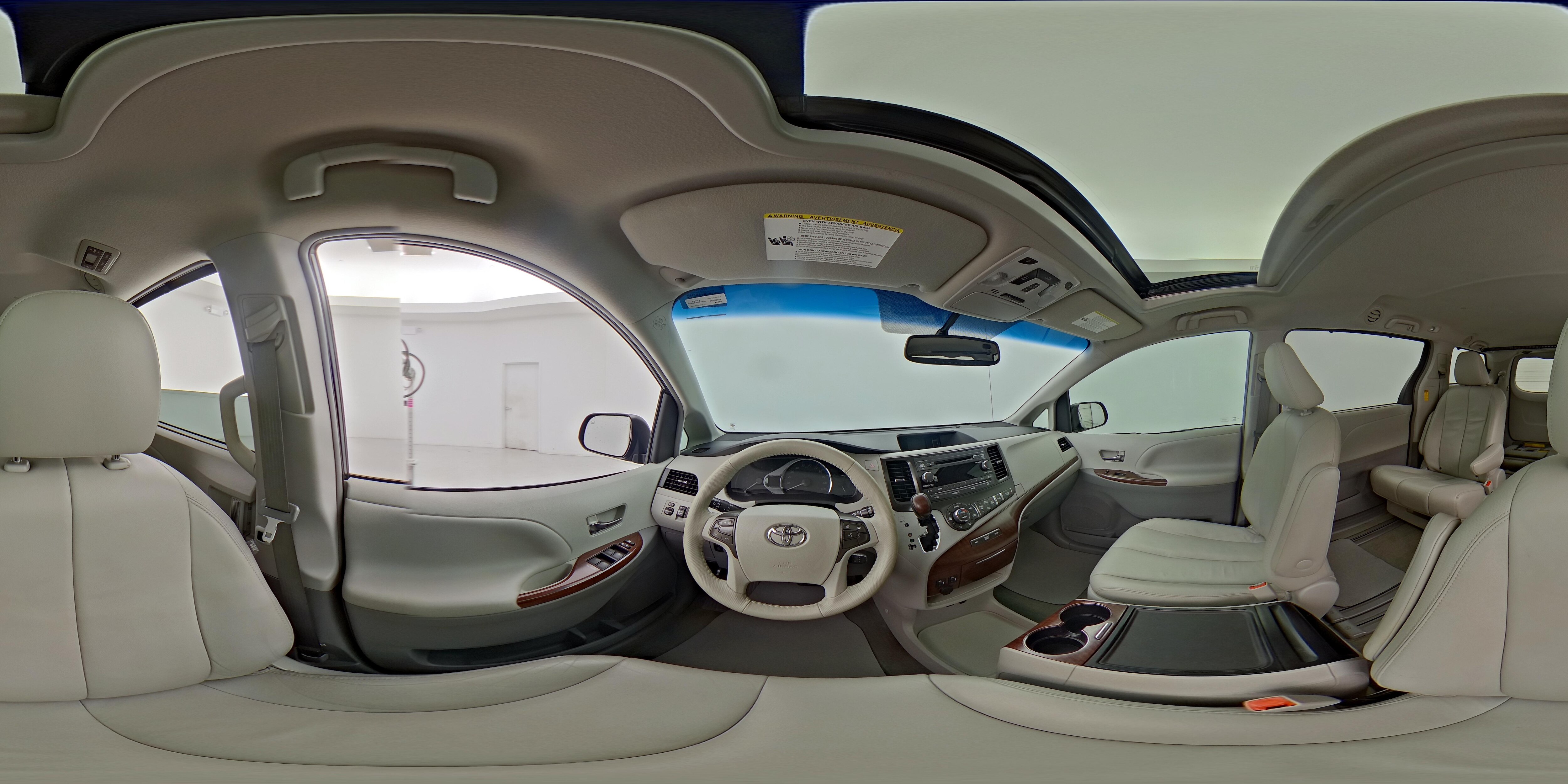 2014 Toyota Sienna XLE - Photo 29
