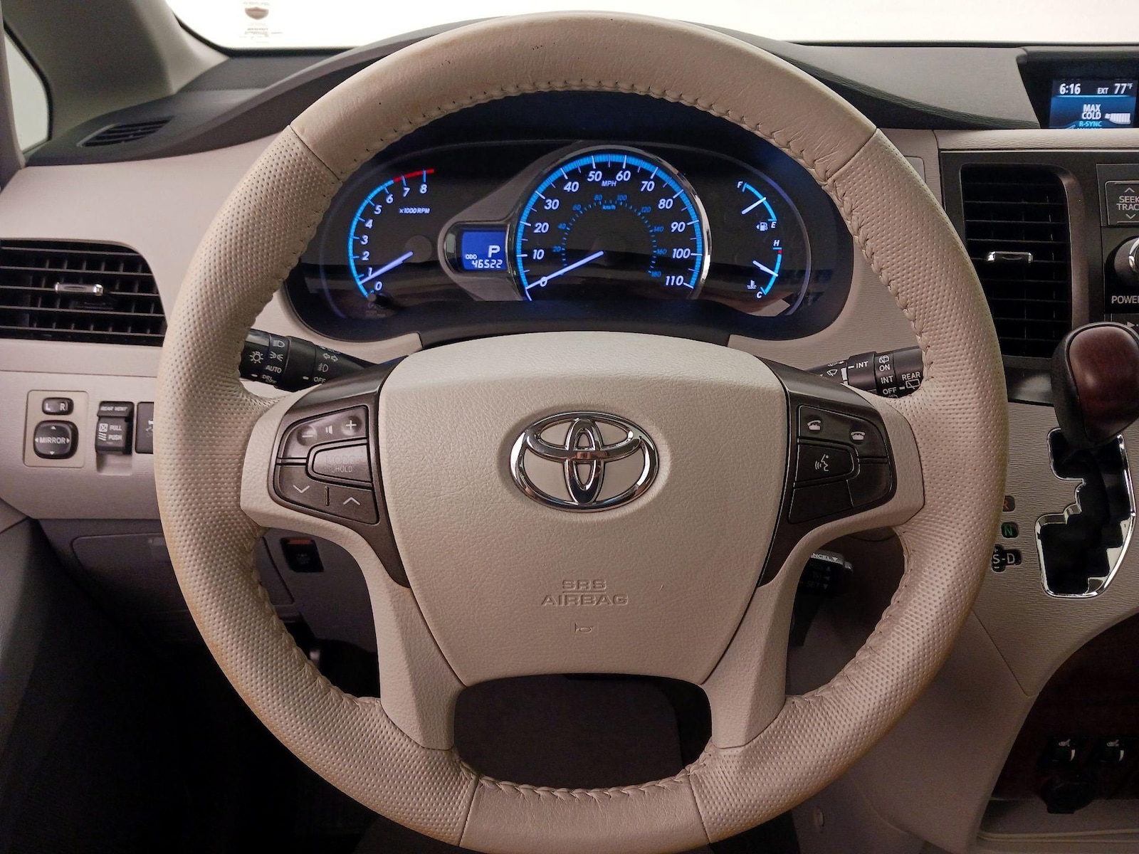2014 Toyota Sienna XLE - Photo 11