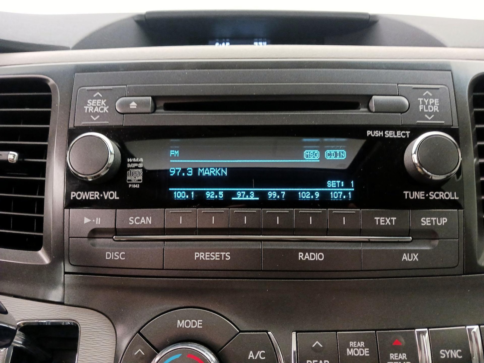 2014 Toyota Sienna XLE - Photo 16