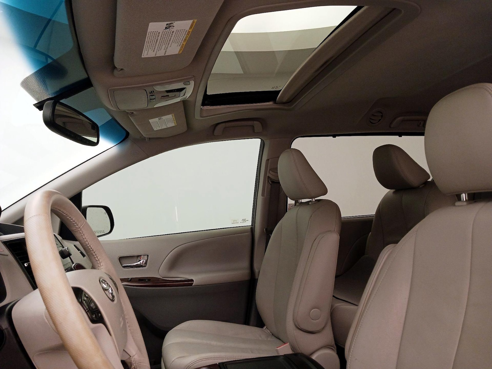 2014 Toyota Sienna XLE - Photo 20