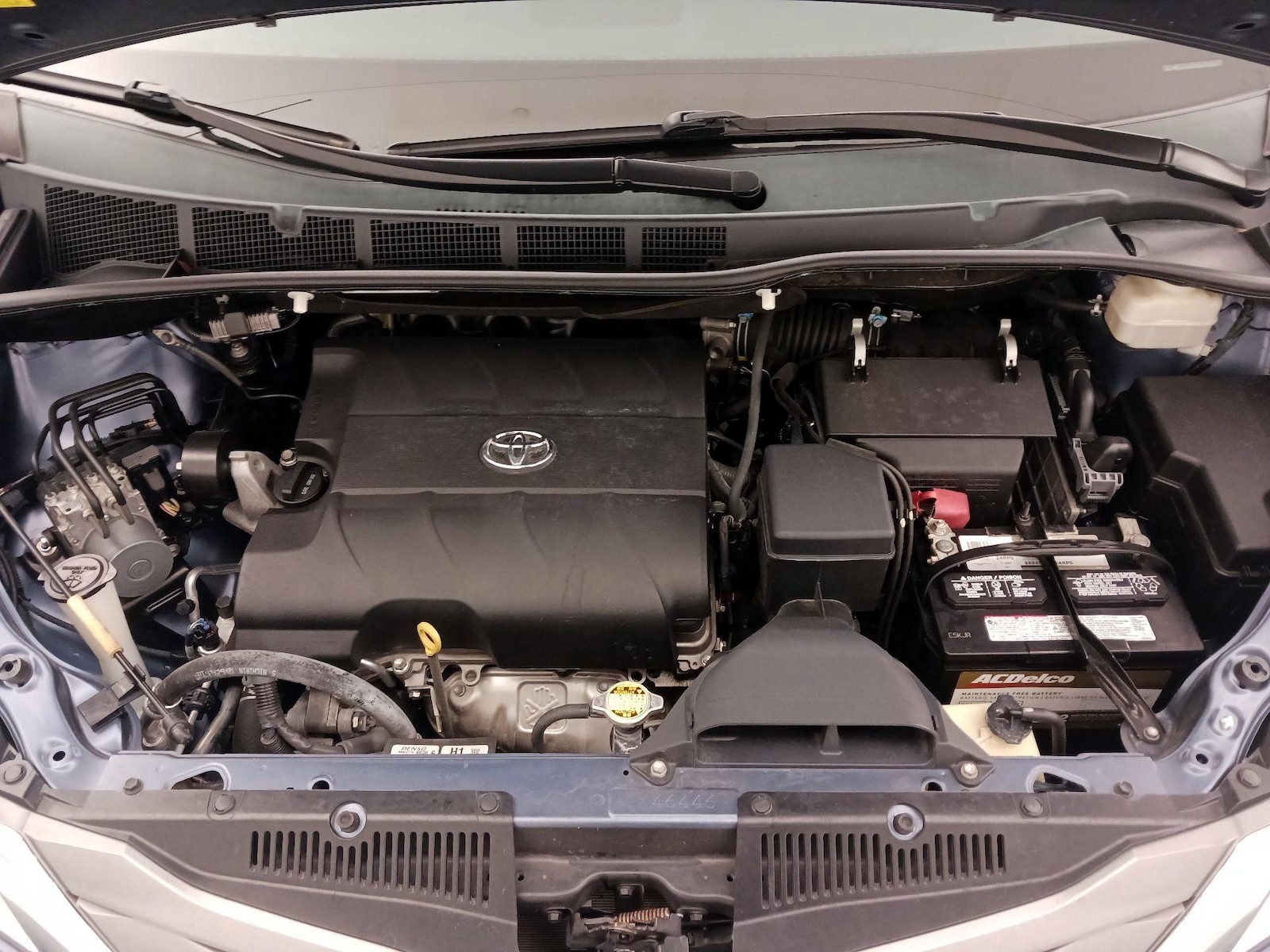 2014 Toyota Sienna XLE - Photo 25