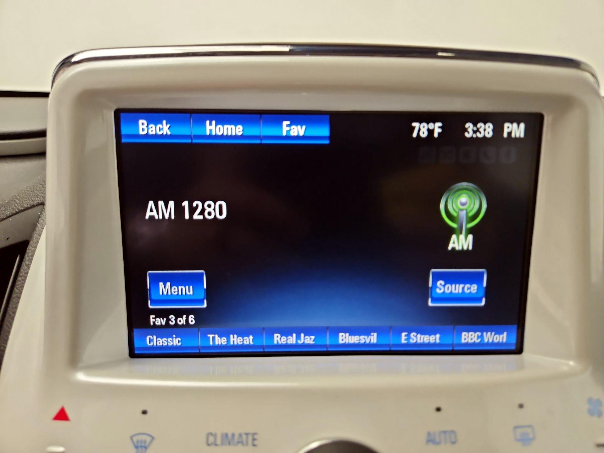 Thumbnail: 2015 Chevrolet Volt - 15