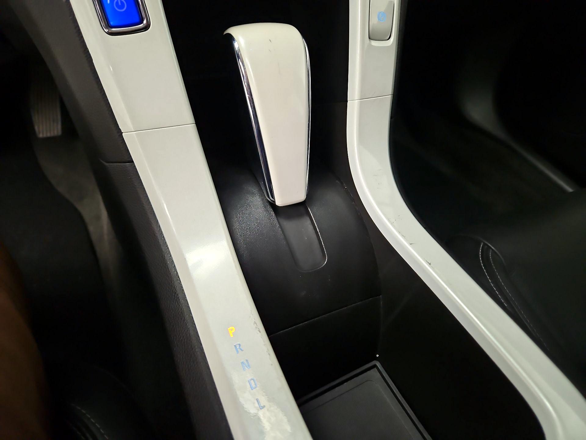 Thumbnail: 2015 Chevrolet Volt - 17
