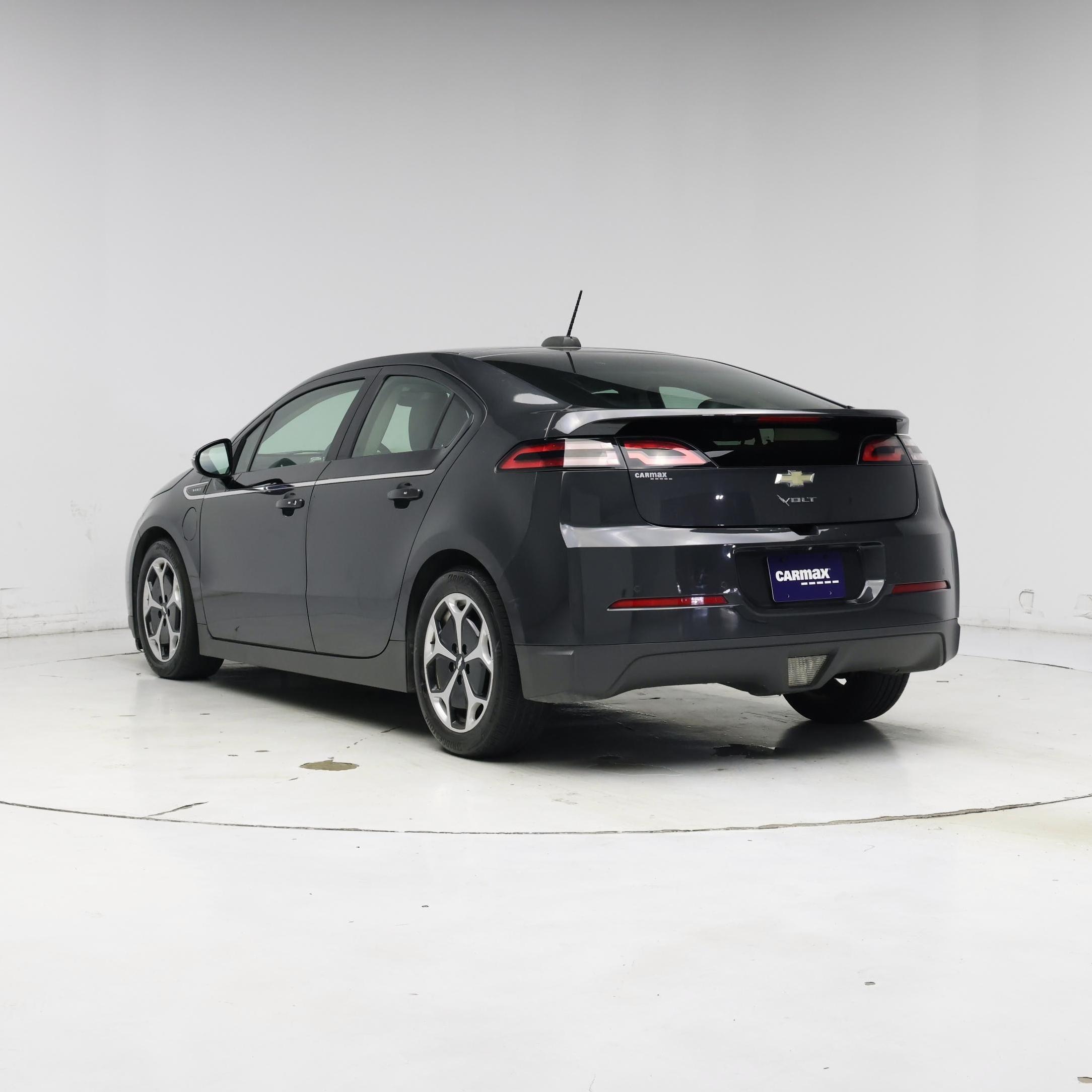 Thumbnail: 2015 Chevrolet Volt - 2