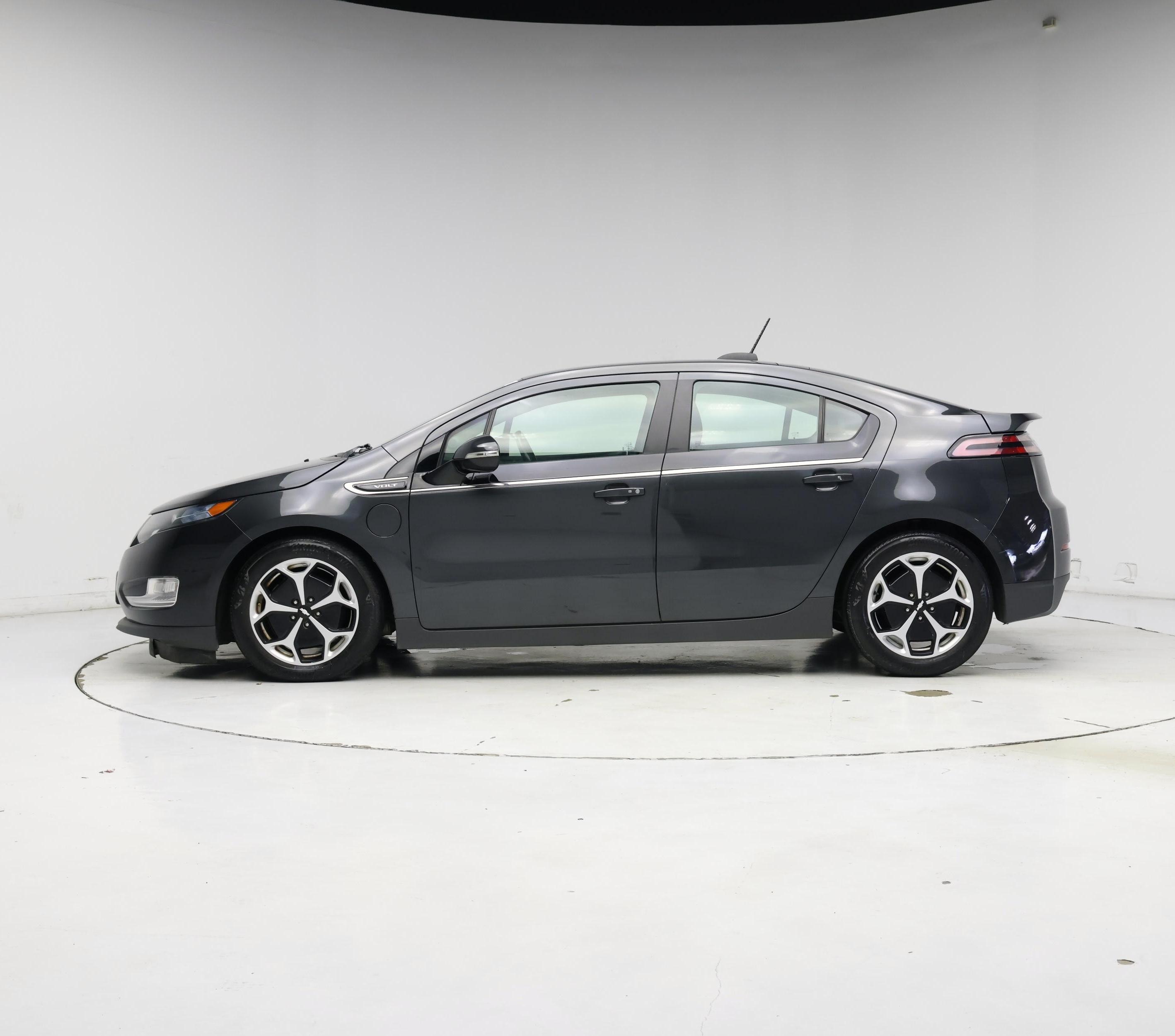 Thumbnail: 2015 Chevrolet Volt - 3