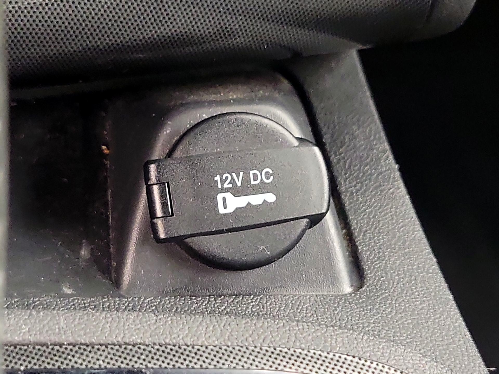 Thumbnail: 2014 Dodge Challenger - 17