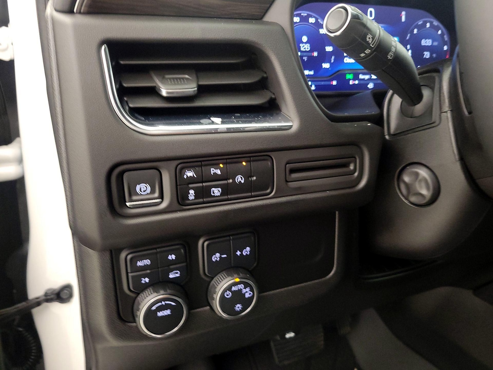 2023 Chevrolet Suburban LT - Photo 14