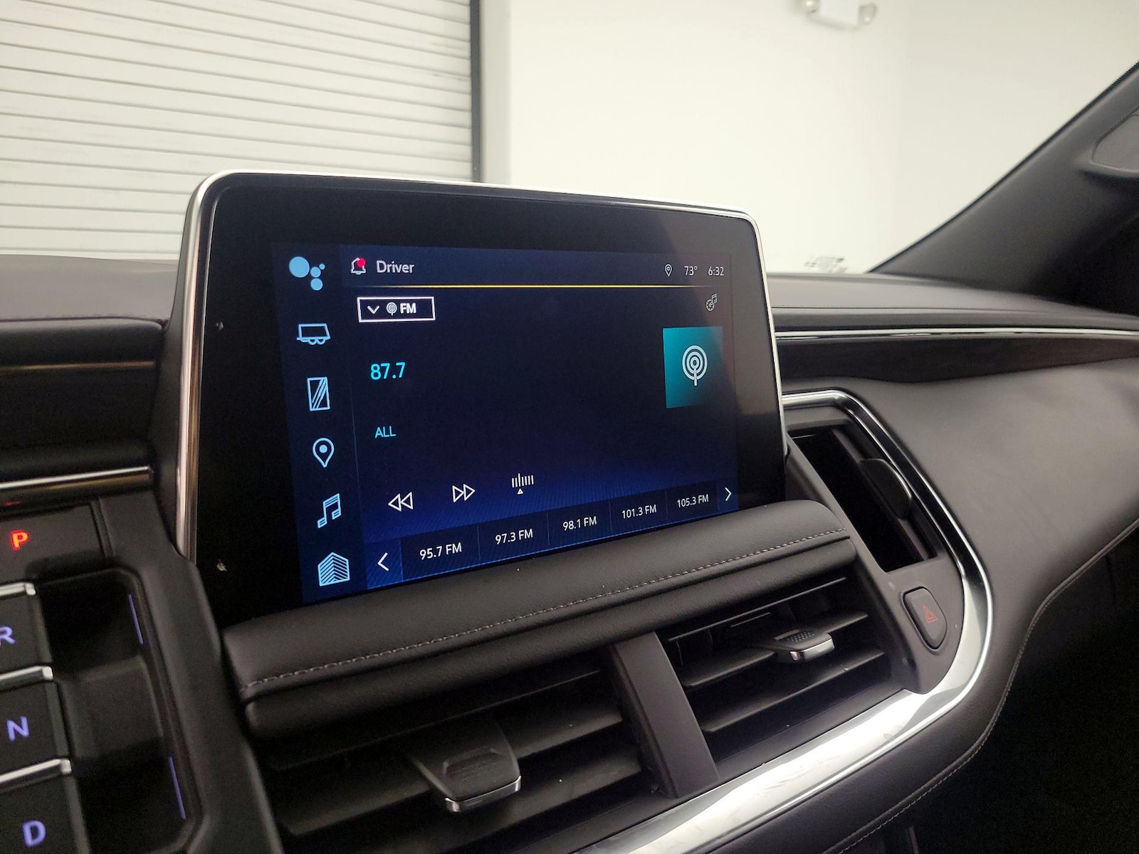2023 Chevrolet Suburban LT - Photo 16