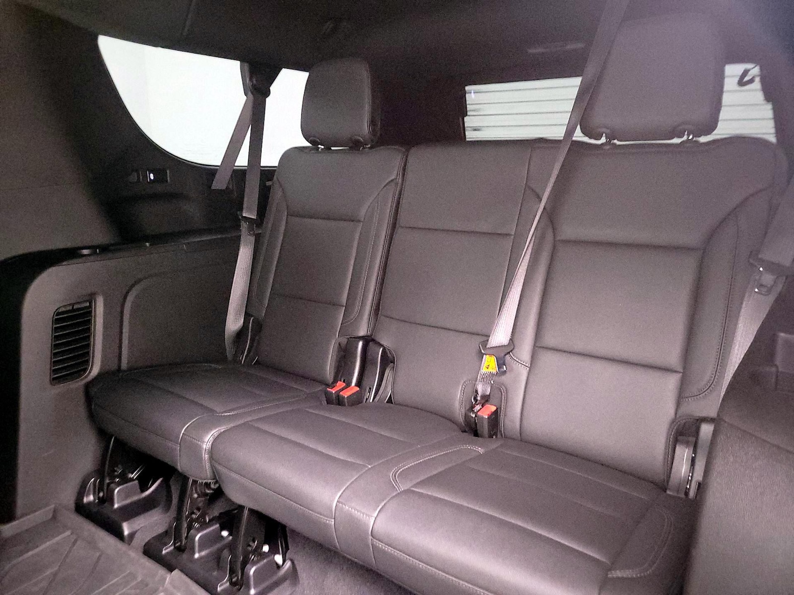 2023 Chevrolet Suburban LT - Photo 20
