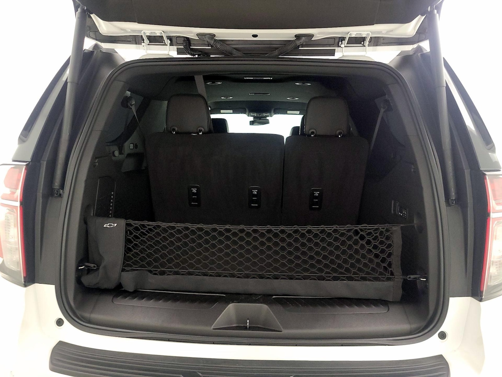 2023 Chevrolet Suburban LT - Photo 21