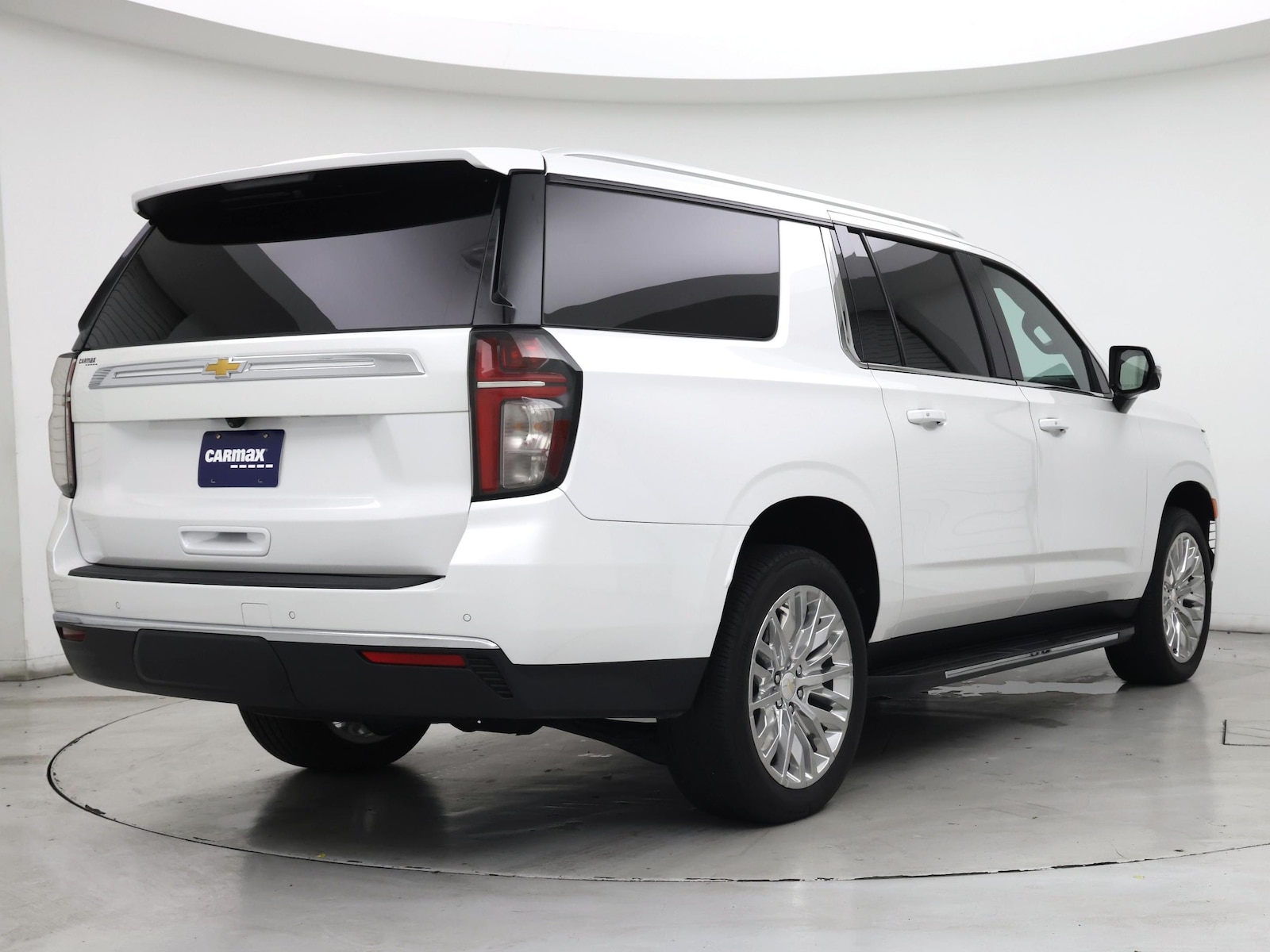2023 Chevrolet Suburban LT - Photo 9