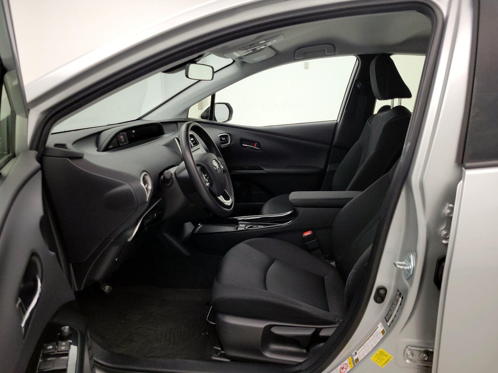 2021 Toyota Prius Prime LE - Photo 12