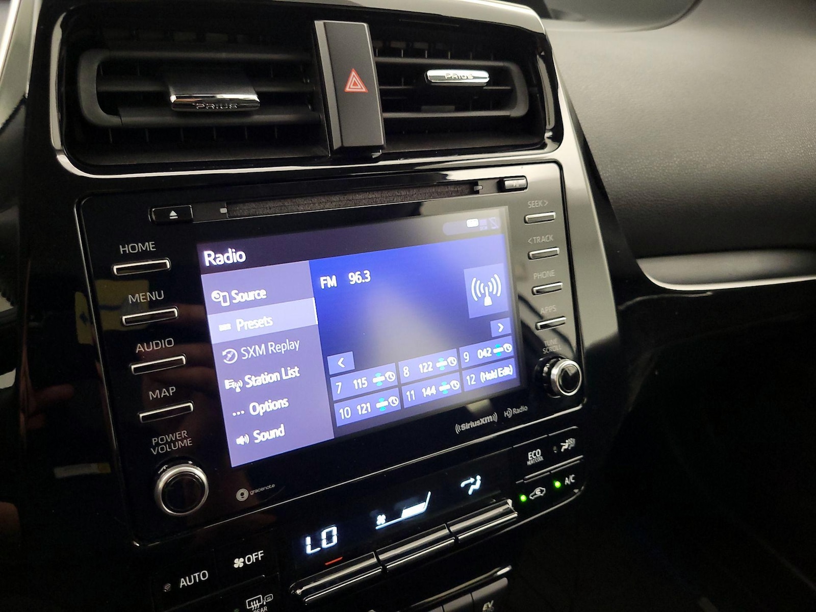 2021 Toyota Prius Prime LE - Photo 16