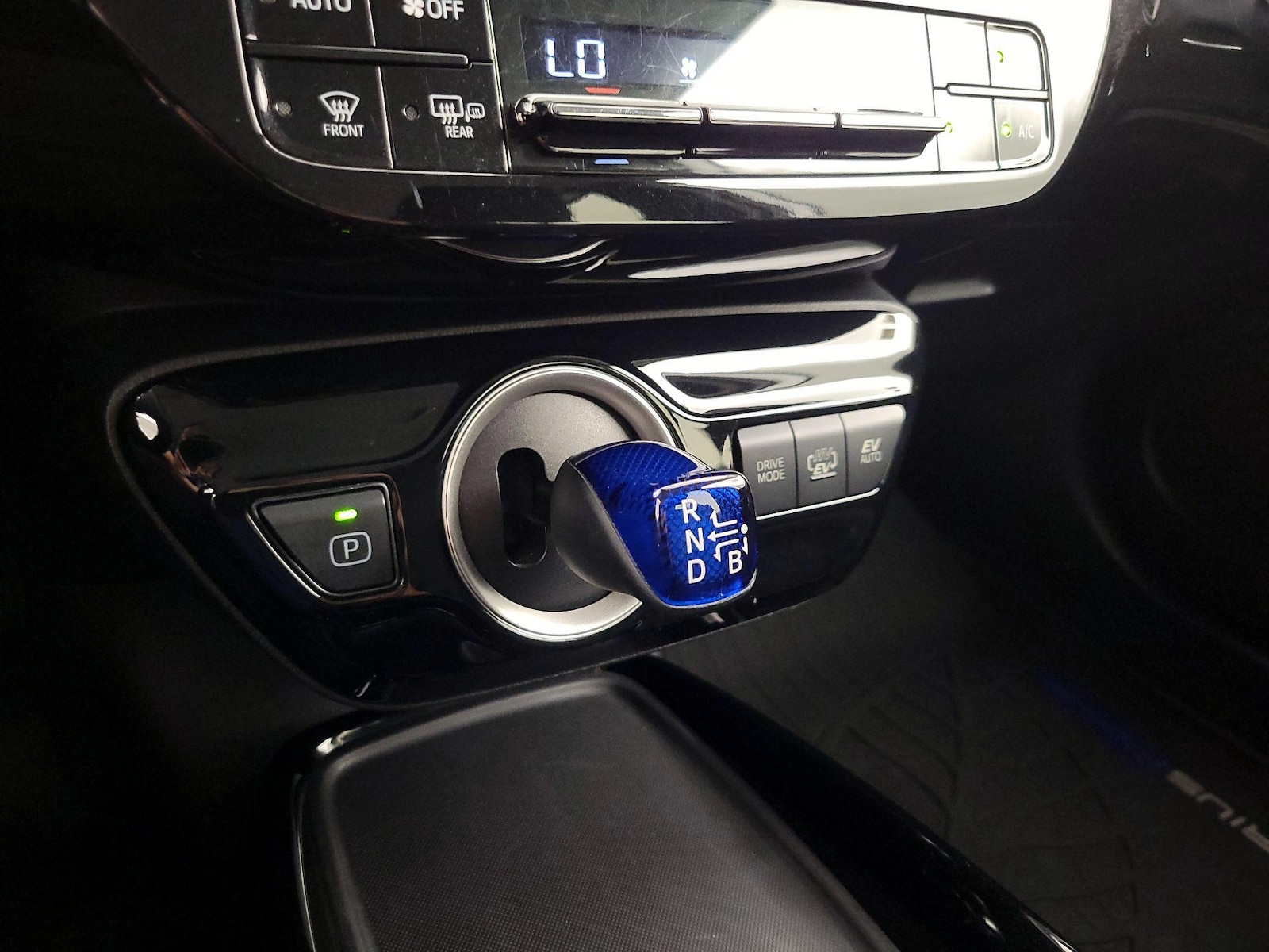 2021 Toyota Prius Prime LE - Photo 18