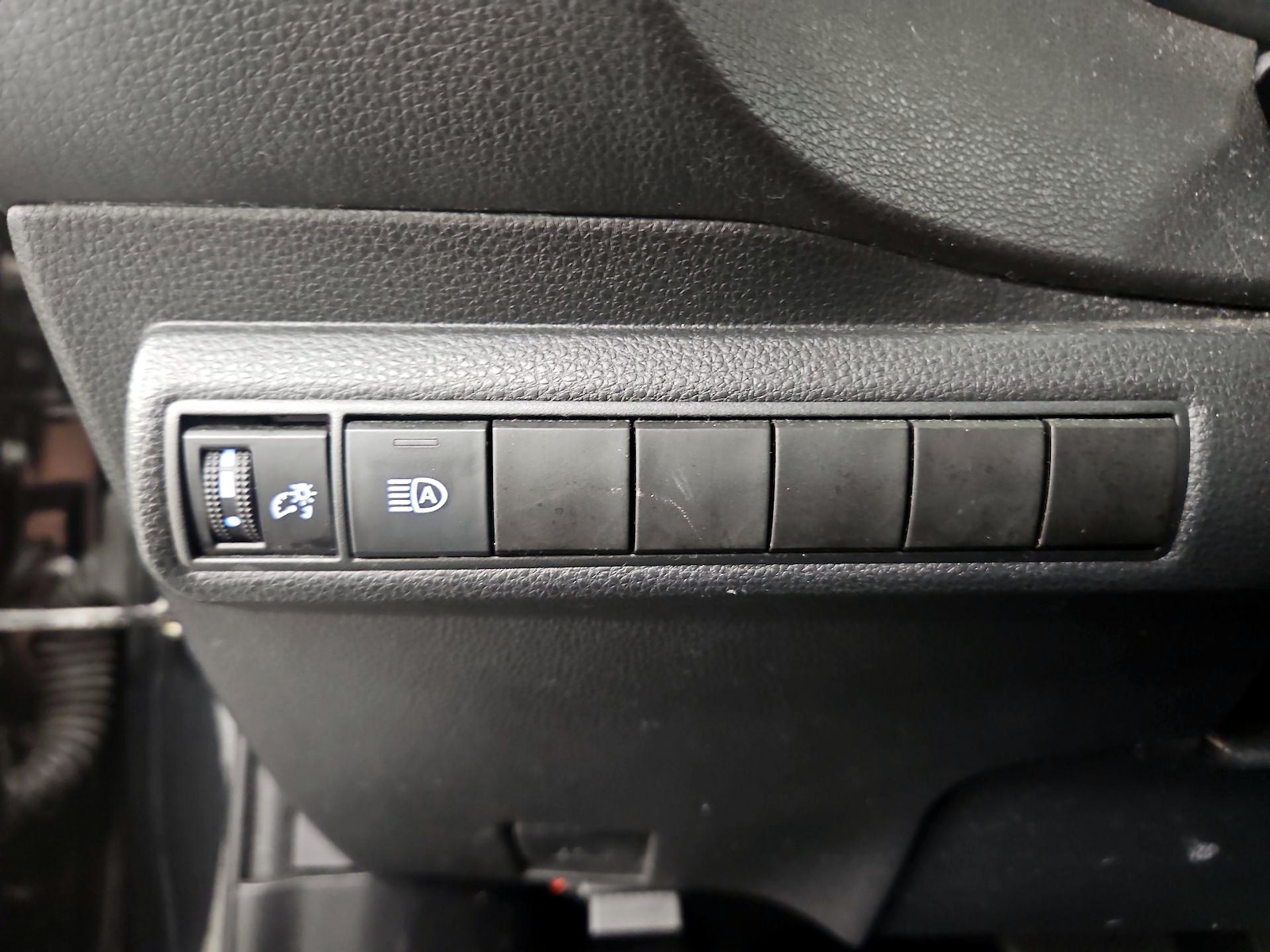 2020 Toyota Corolla LE - Photo 14
