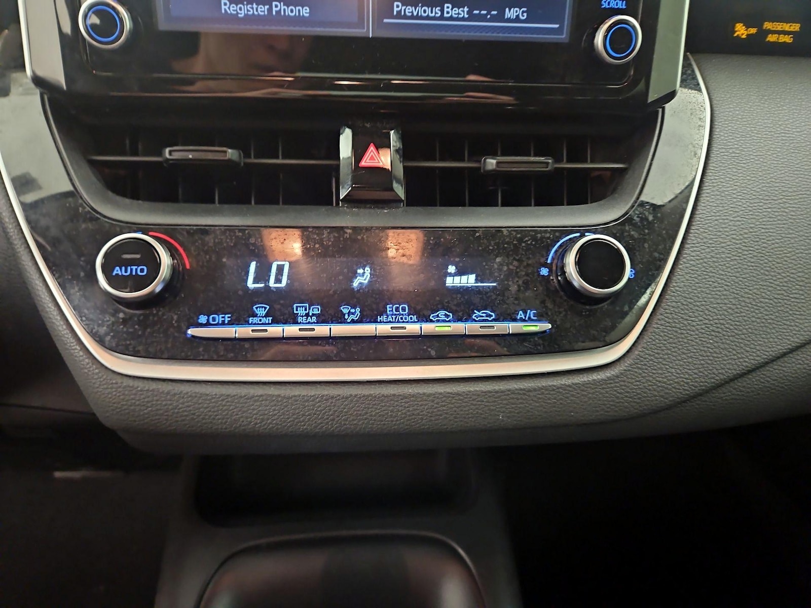 2020 Toyota Corolla LE - Photo 17