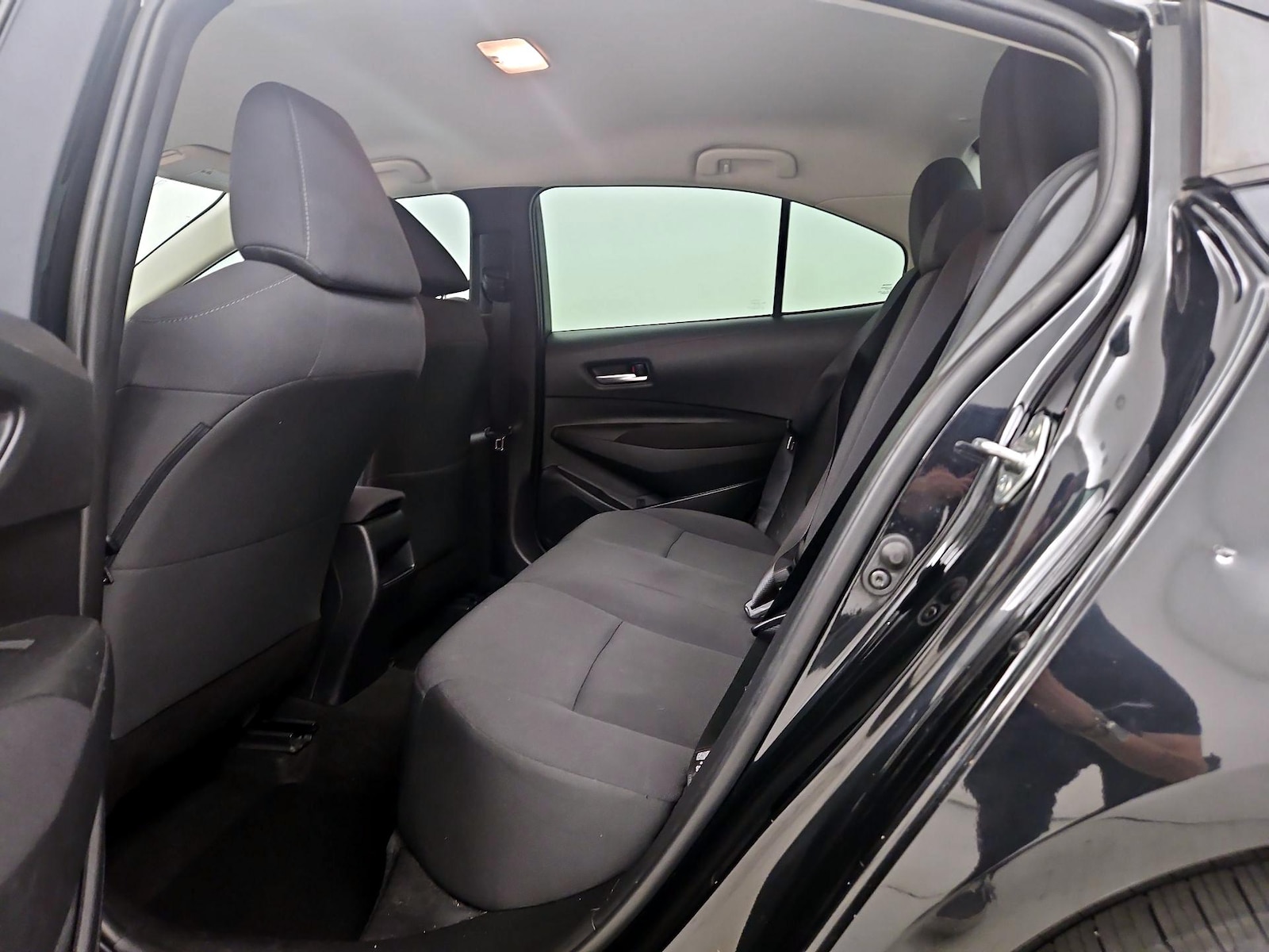 2020 Toyota Corolla LE - Photo 20