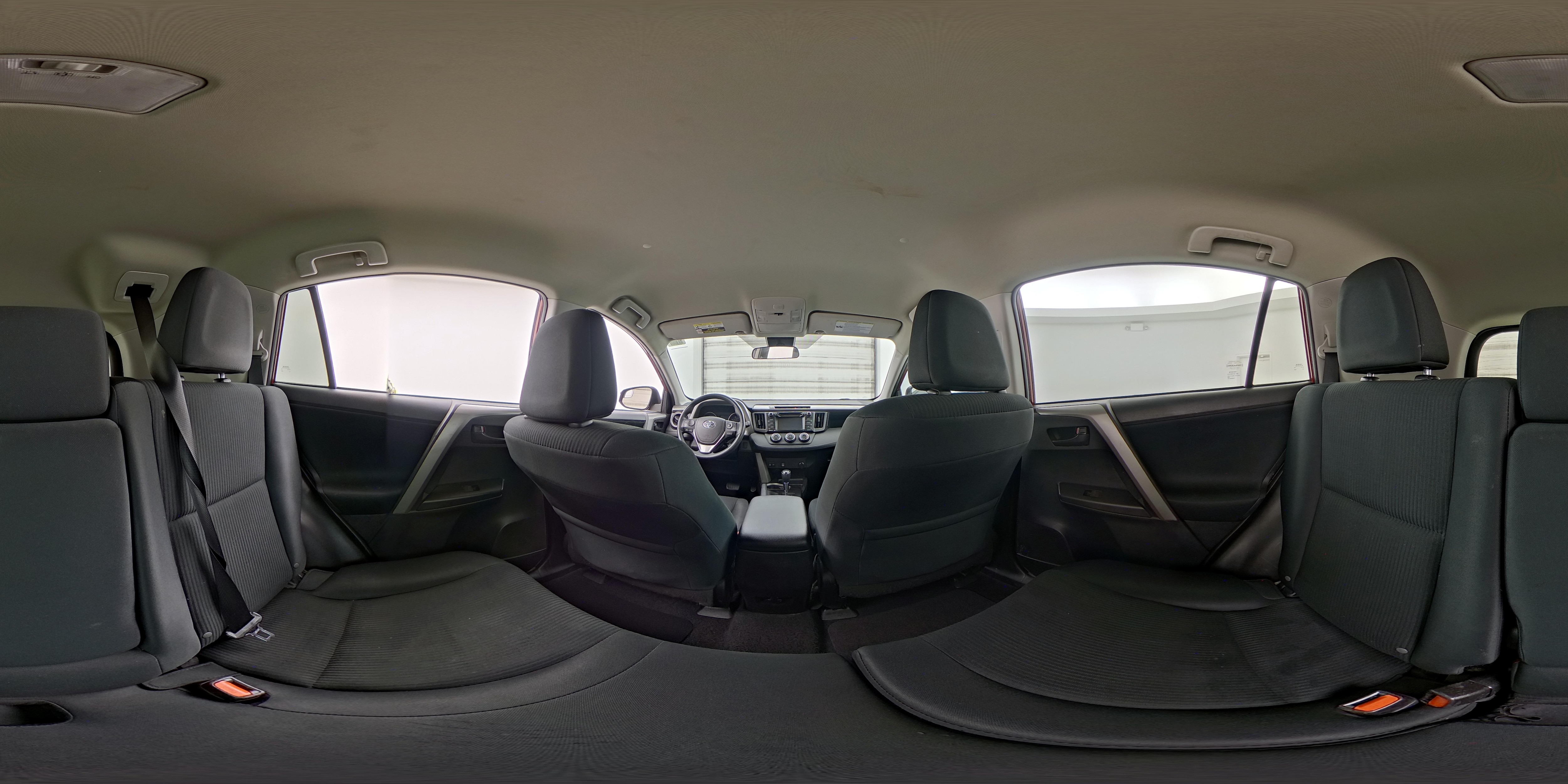 2018 Toyota RAV4 LE - Photo 23