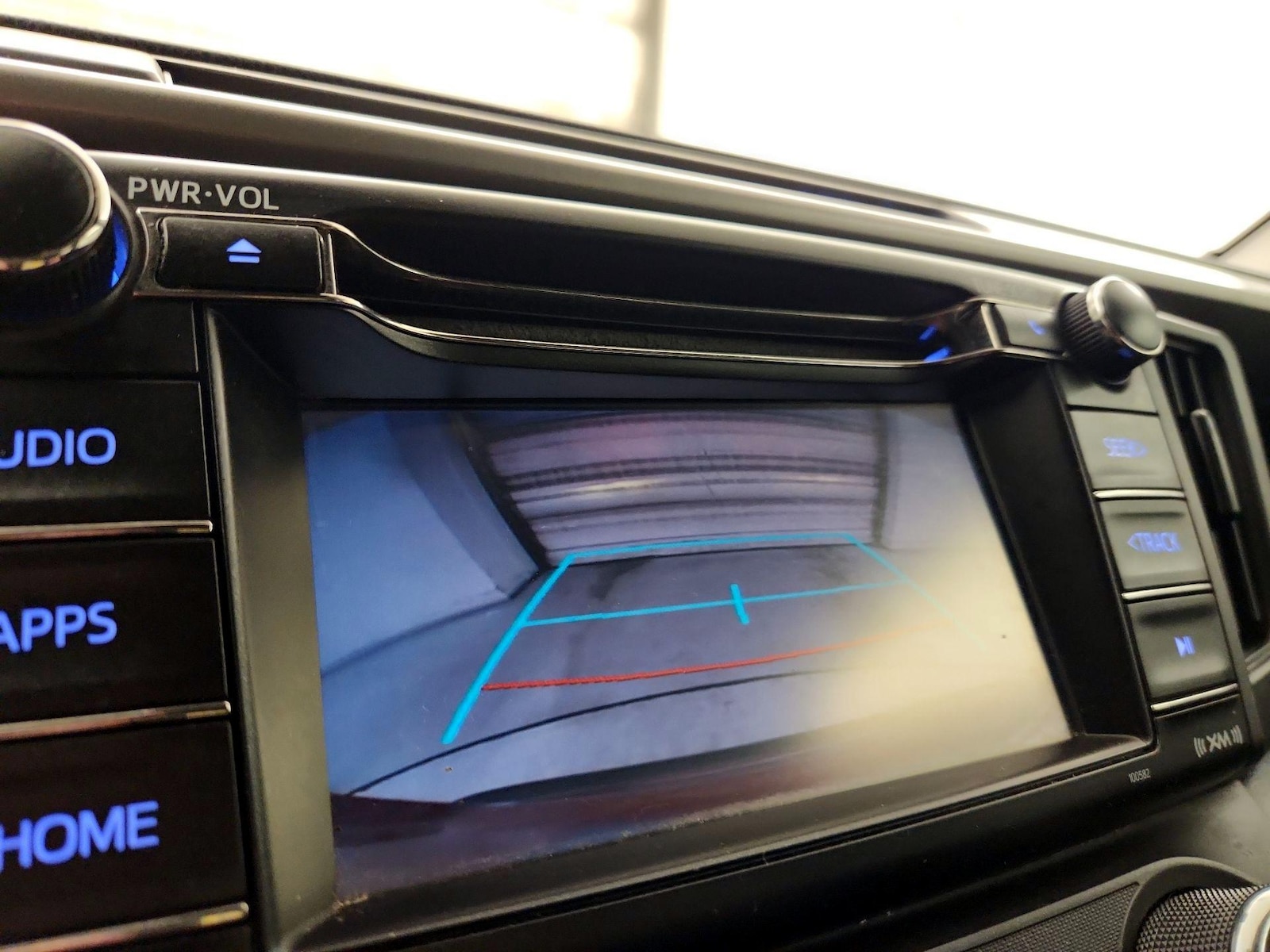 2018 Toyota RAV4 LE - Photo 13