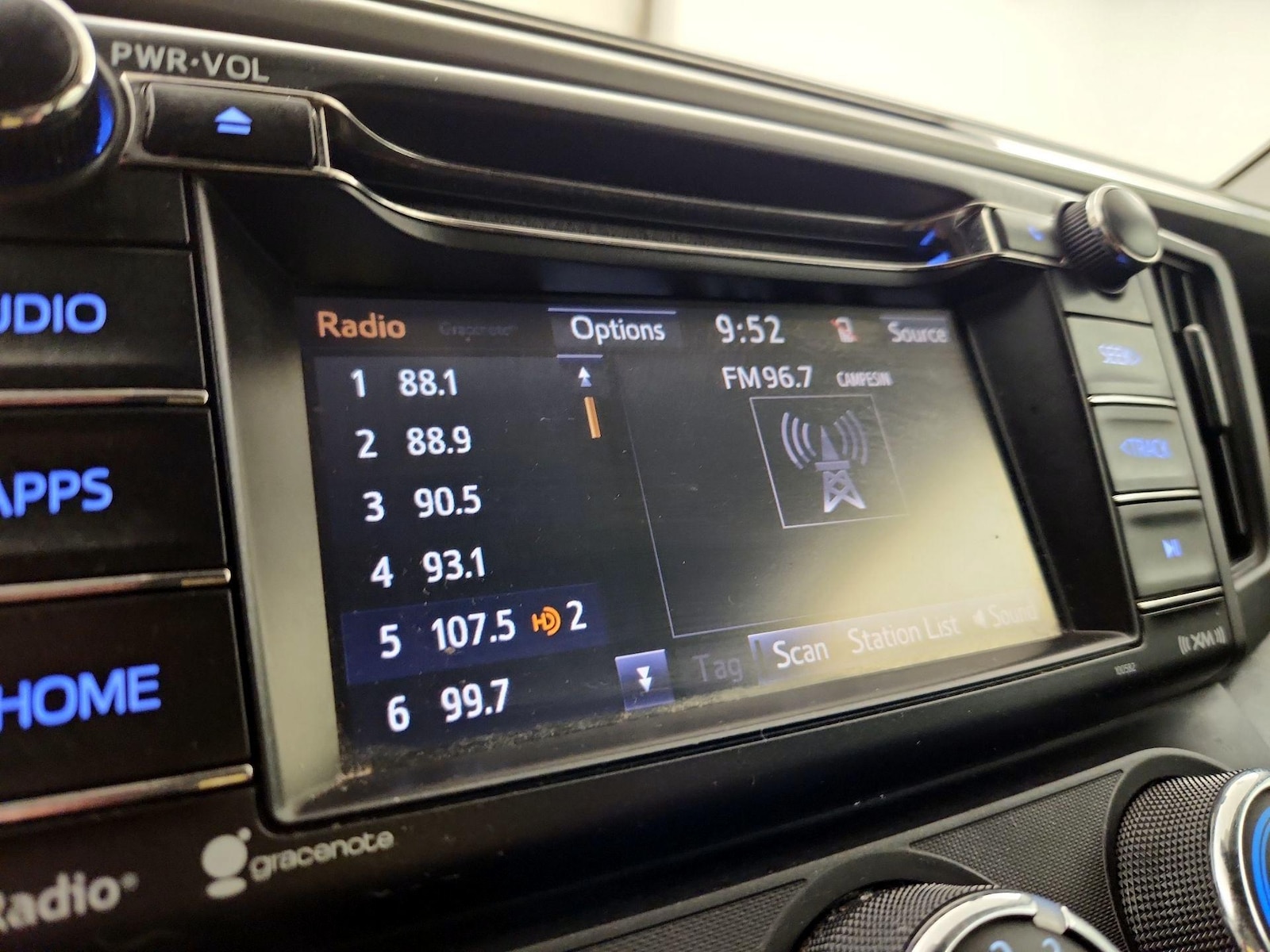 2018 Toyota RAV4 LE - Photo 14