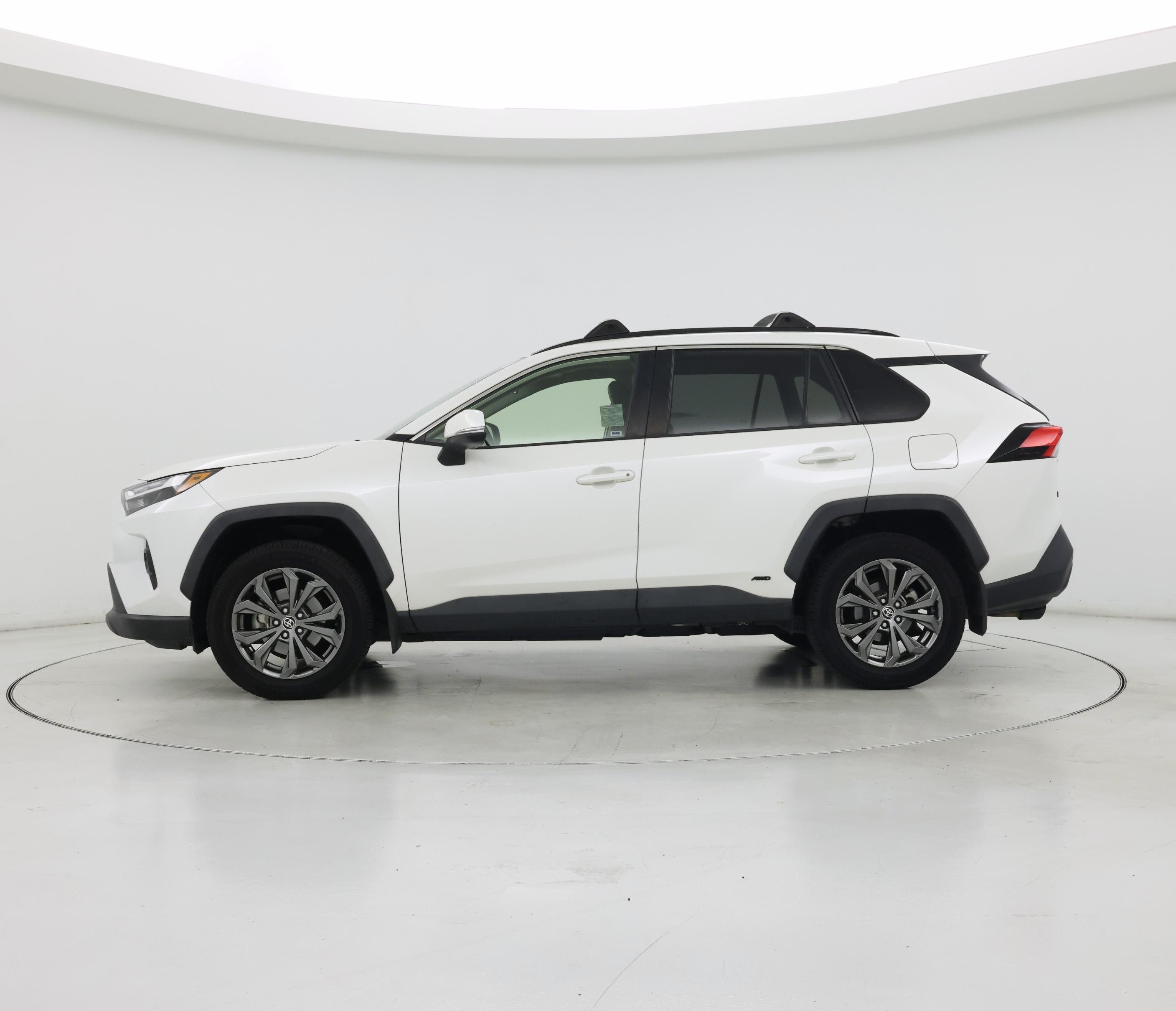 Thumbnail: 2022 Toyota RAV4 - 3