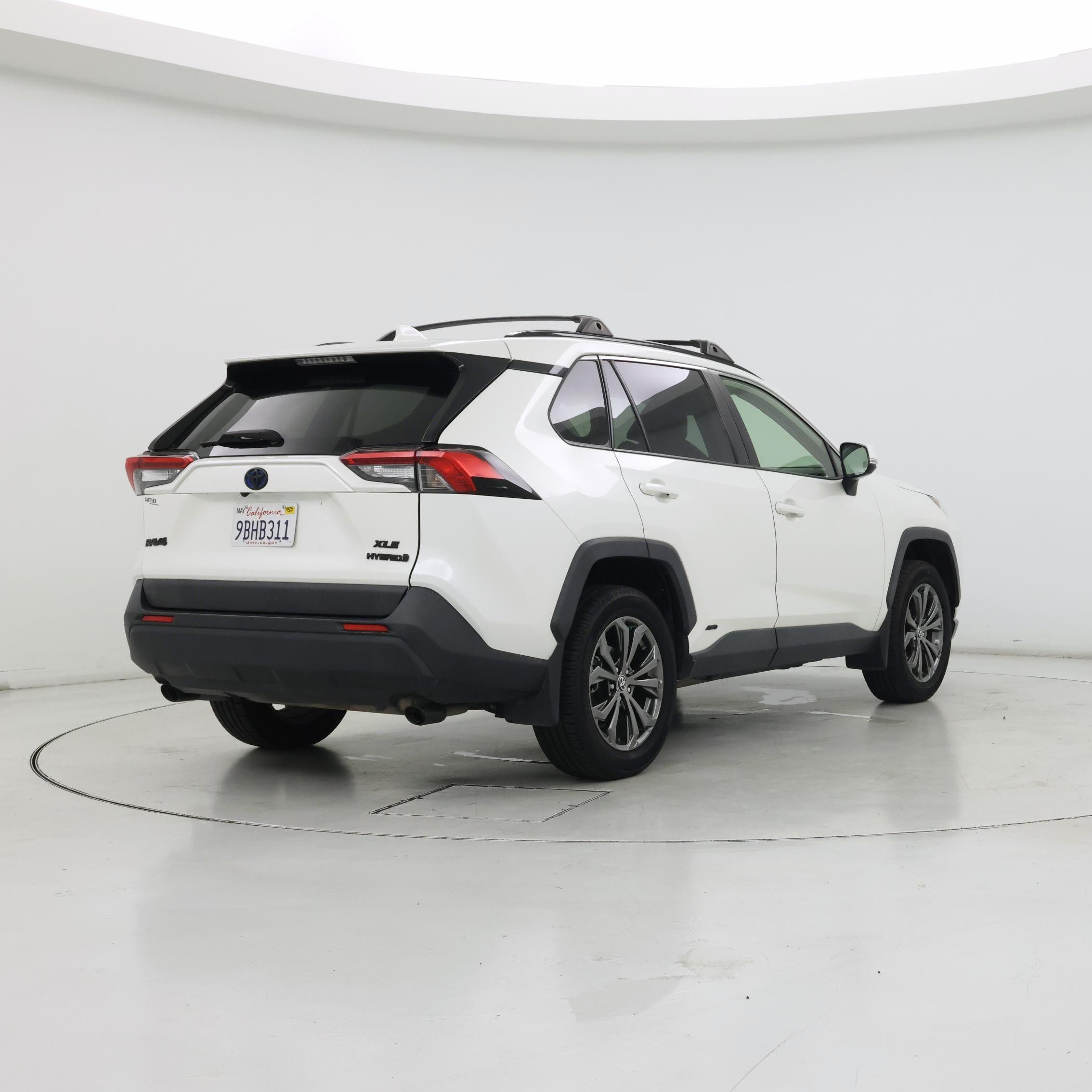 Thumbnail: 2022 Toyota RAV4 - 8