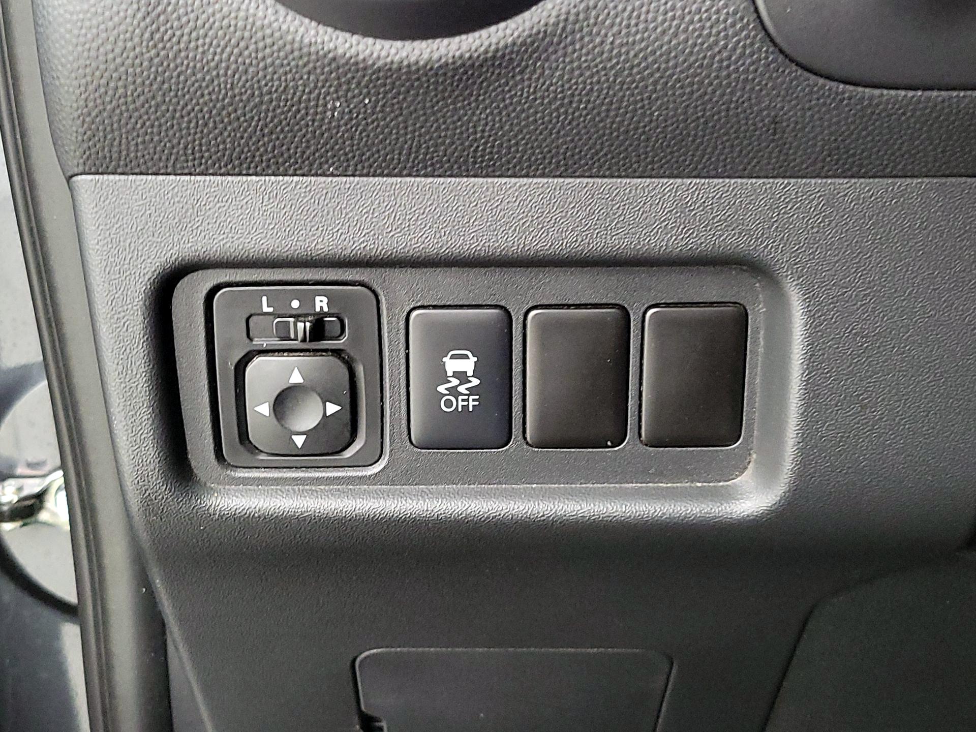 Thumbnail: 2014 Mitsubishi Mirage - 13