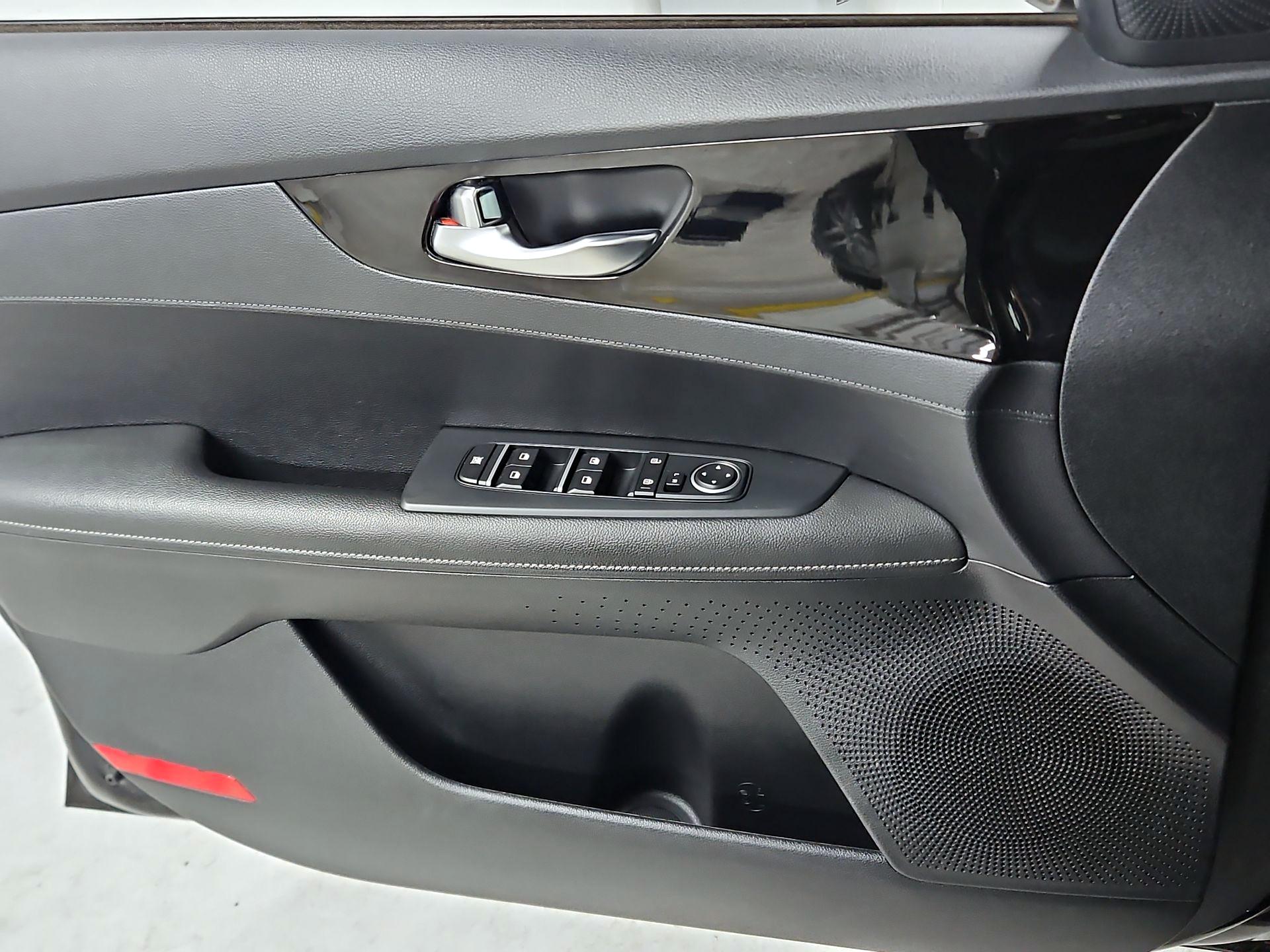 Thumbnail: 2019 Kia Forte - 12
