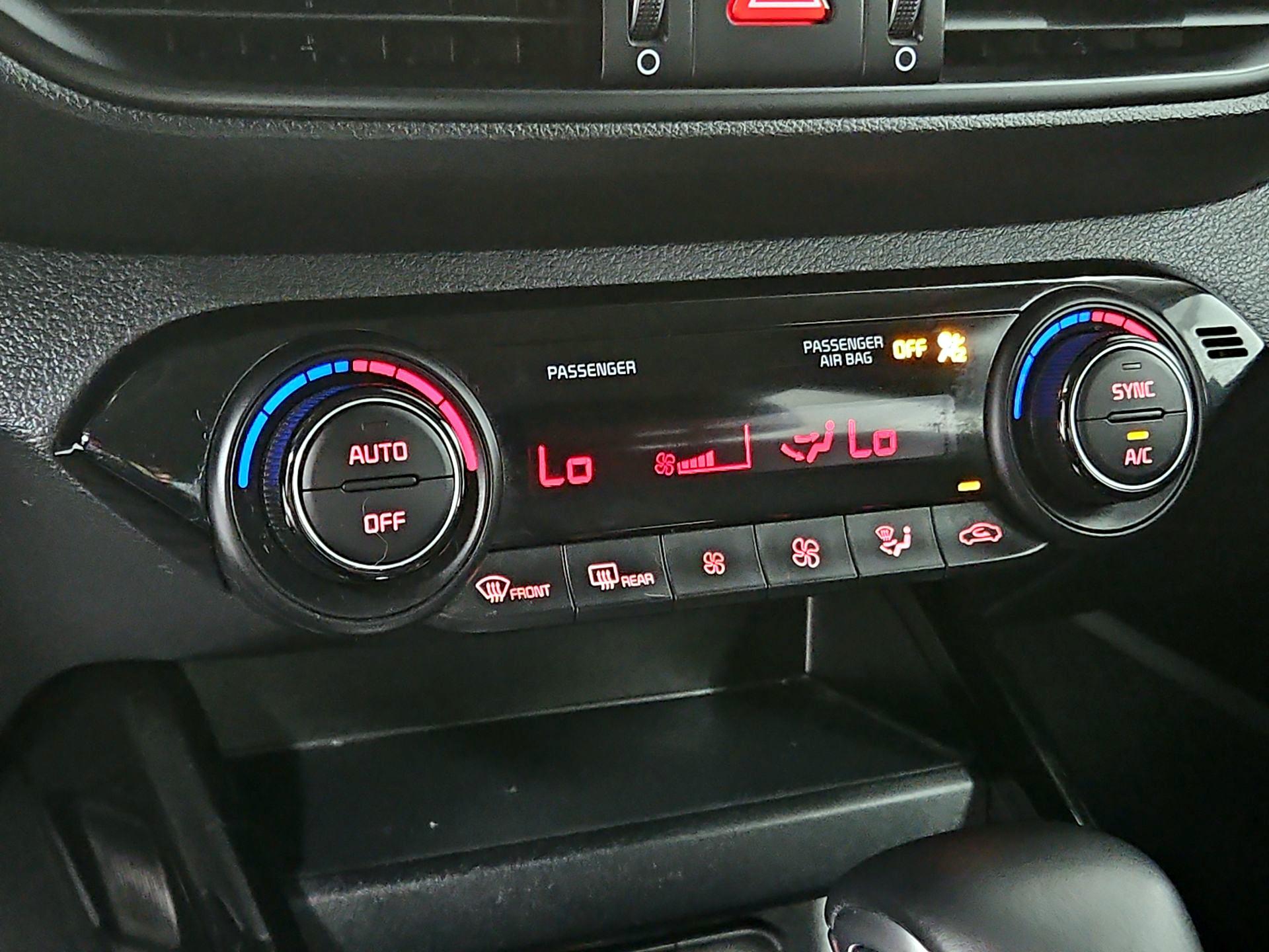 Thumbnail: 2019 Kia Forte - 16