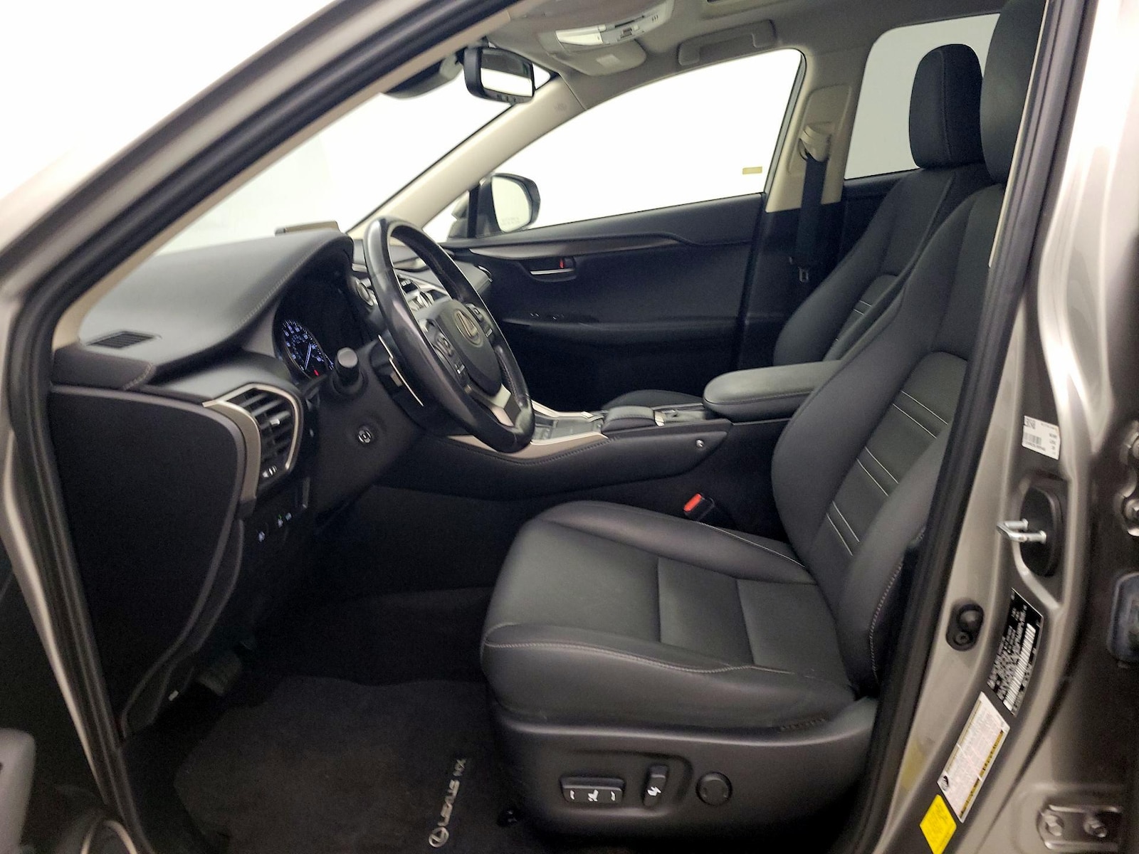 2020 Lexus NX 300 - Photo 12