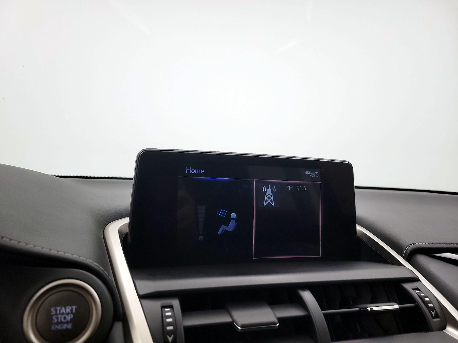 2020 Lexus NX 300 - Photo 16