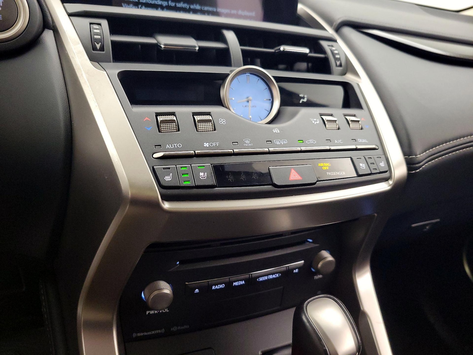 2020 Lexus NX 300 - Photo 17