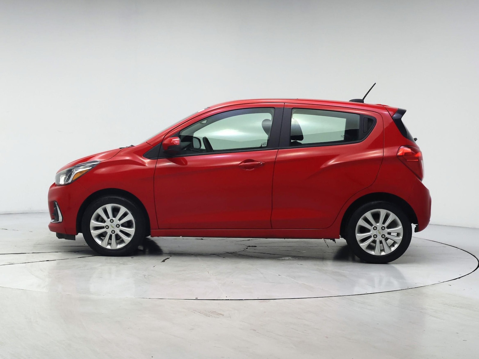 2016 Chevrolet Spark 1LT - Photo 4